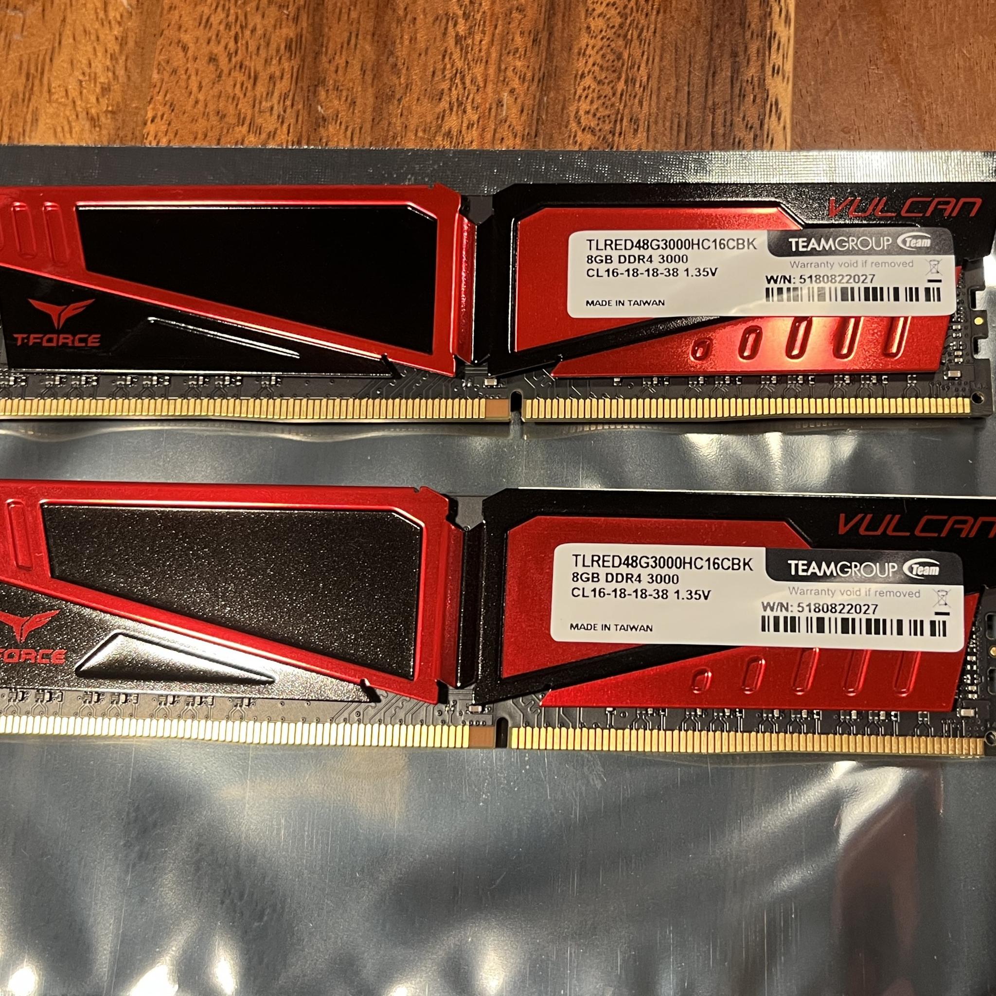 TeamGroup T-Force Vulcan 16GB (2x8GB) RAM DDR4 3000MHz TLRED48G3000HC16CBK