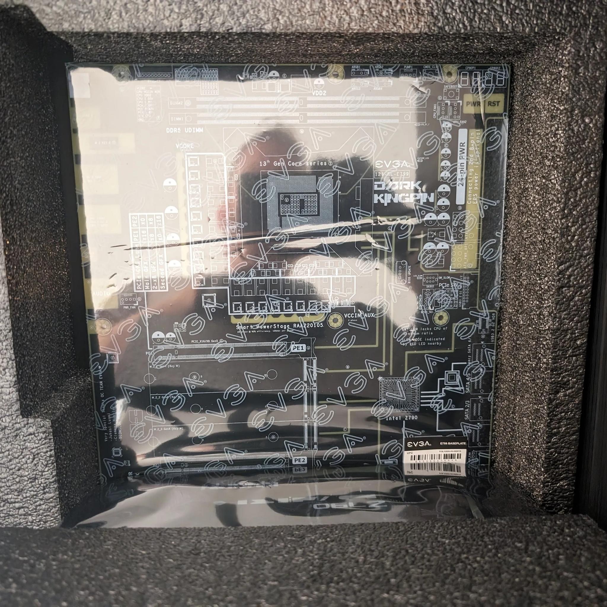 EVGA Z790 DARK K|NGP|N Motherboard - Used/Like New