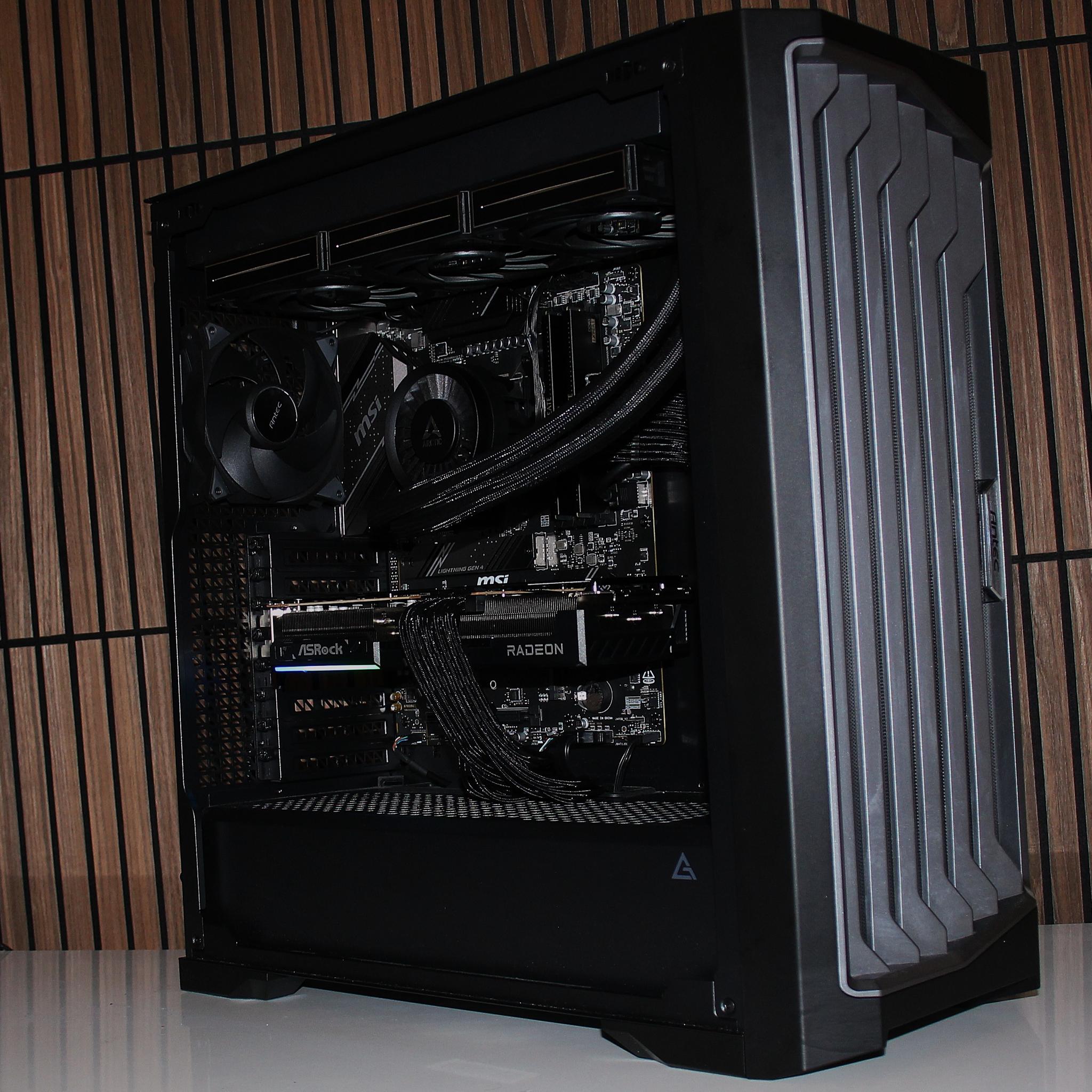 Stealth Machine V1 | Ryzen 7 7700 | 9070 16GB  | 32GB DDR5 | Arctic Cooling| 850W | WIN1 | WIFI BT