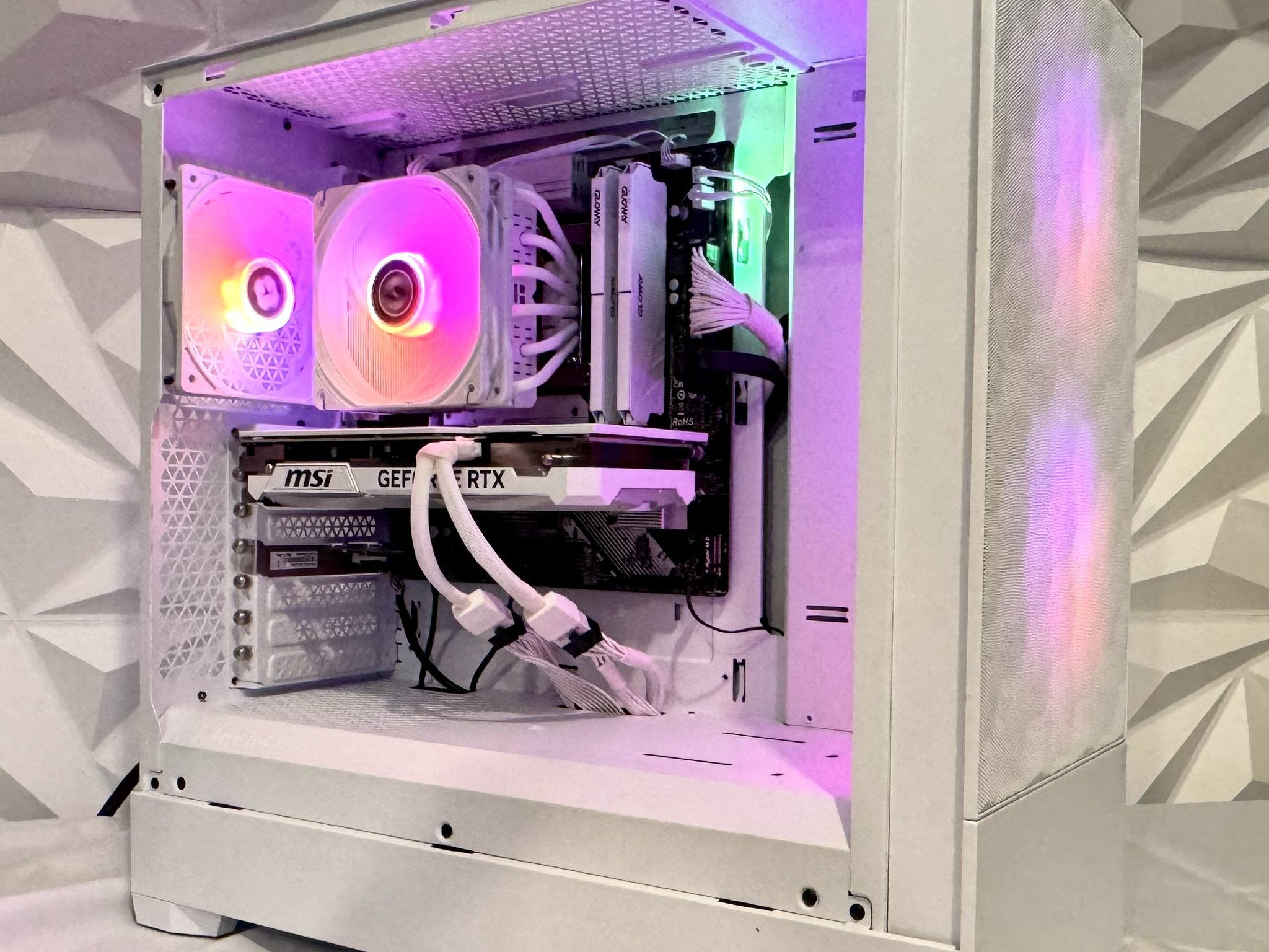 Clearance “Snow Wolf” Intel Core i5-12600KF, 4070 super, 32 gb DDR4, 1TB ssd, and 4TB Hd with WiFi