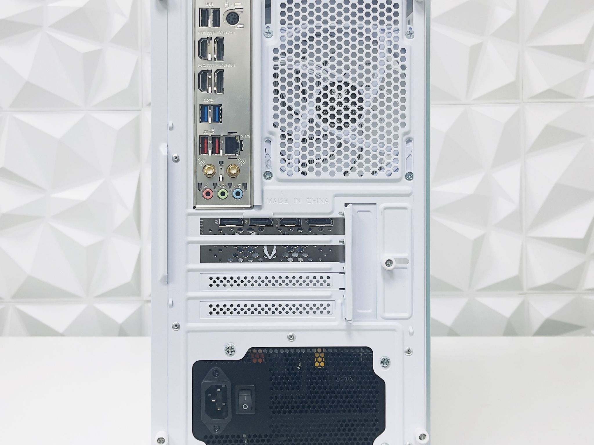 🚀 The Explorer 2 White Gaming PC 🚀 RTX 4060 8GB | i5-12400F | 16GB DDR4 | 1T M.2 | Windows 11 Home
