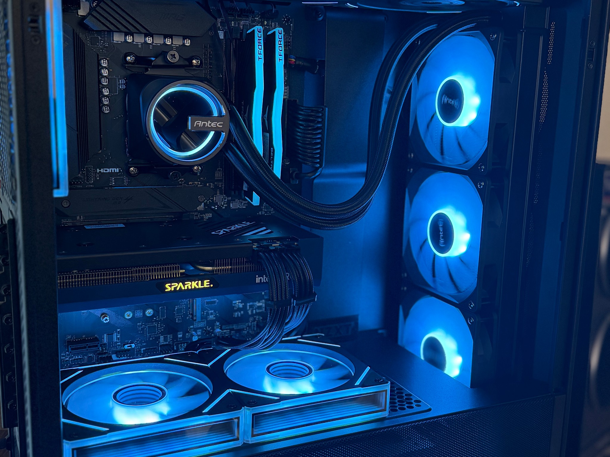 🔥 Gaming PC – Arc A750 SPARKLE ROC OC | Ryzen 5 5500 | WiFi | Windows 11 Pro | NZXT H5 Flow 🔥