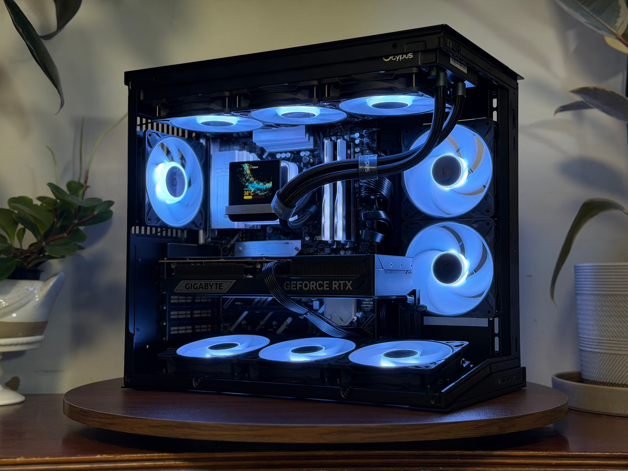 RTX 5080 Windforce OC SFF | Ryzen 7 9800X3D | 32GB DDR5 | B850 | 4TB SSD | 1000W Custom Gaming PC