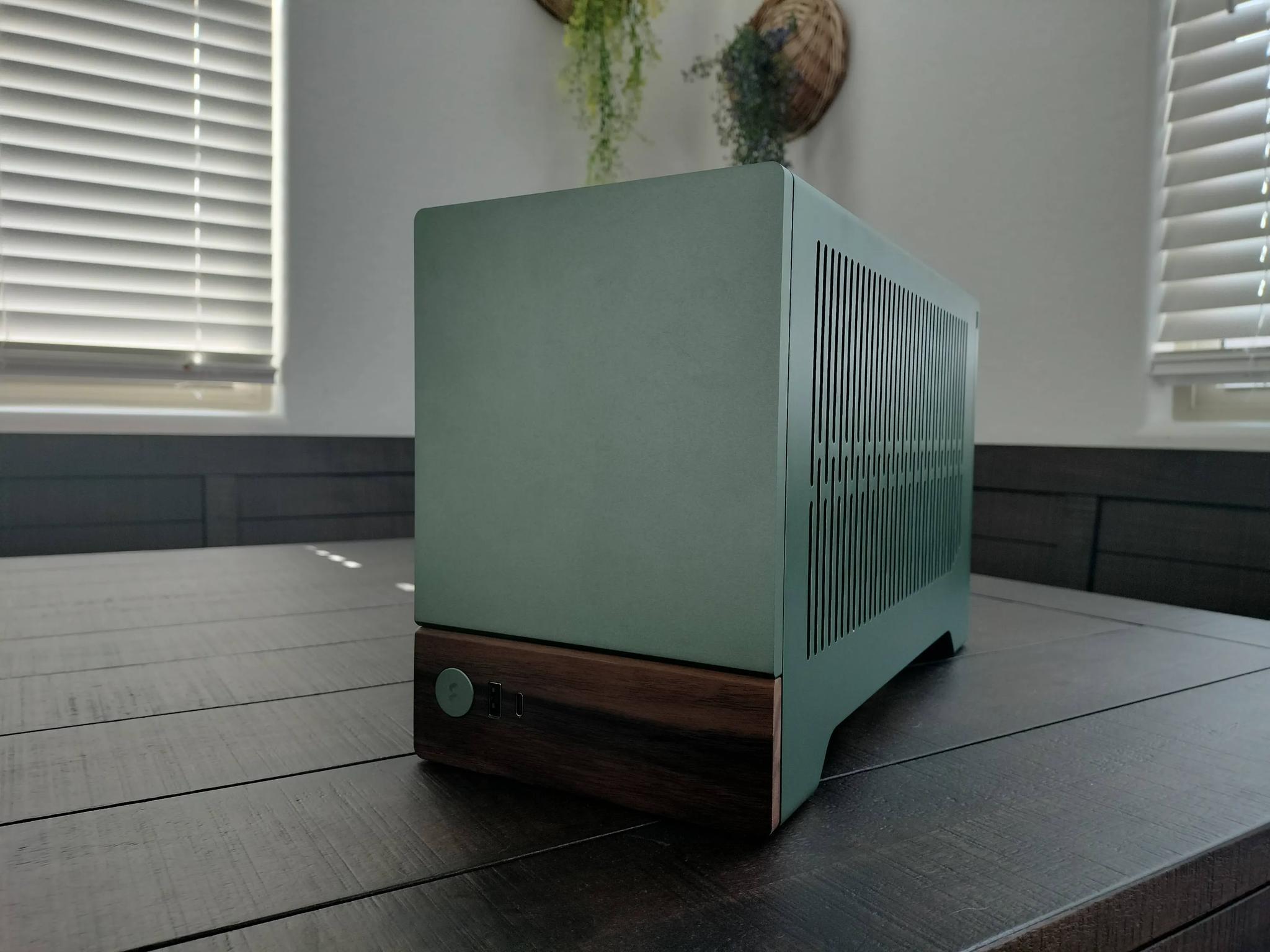Fractal Design Terra Jade - Mini ITX Gaming case - [Noctua NF-A12x15 FLX included with Fan Guard]
