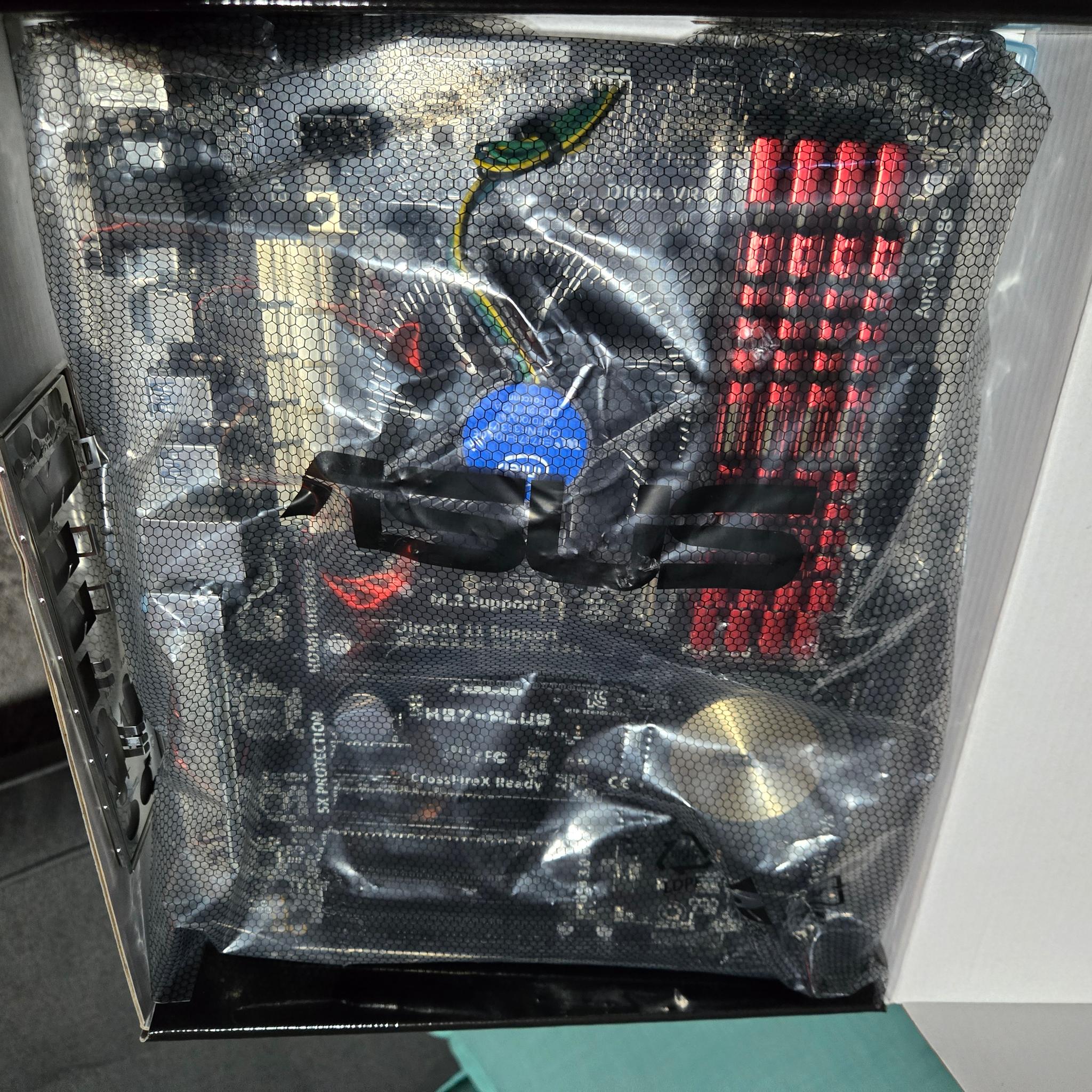 I7 4790k and motherboard with 32gb DDR3 and CPU Cooler