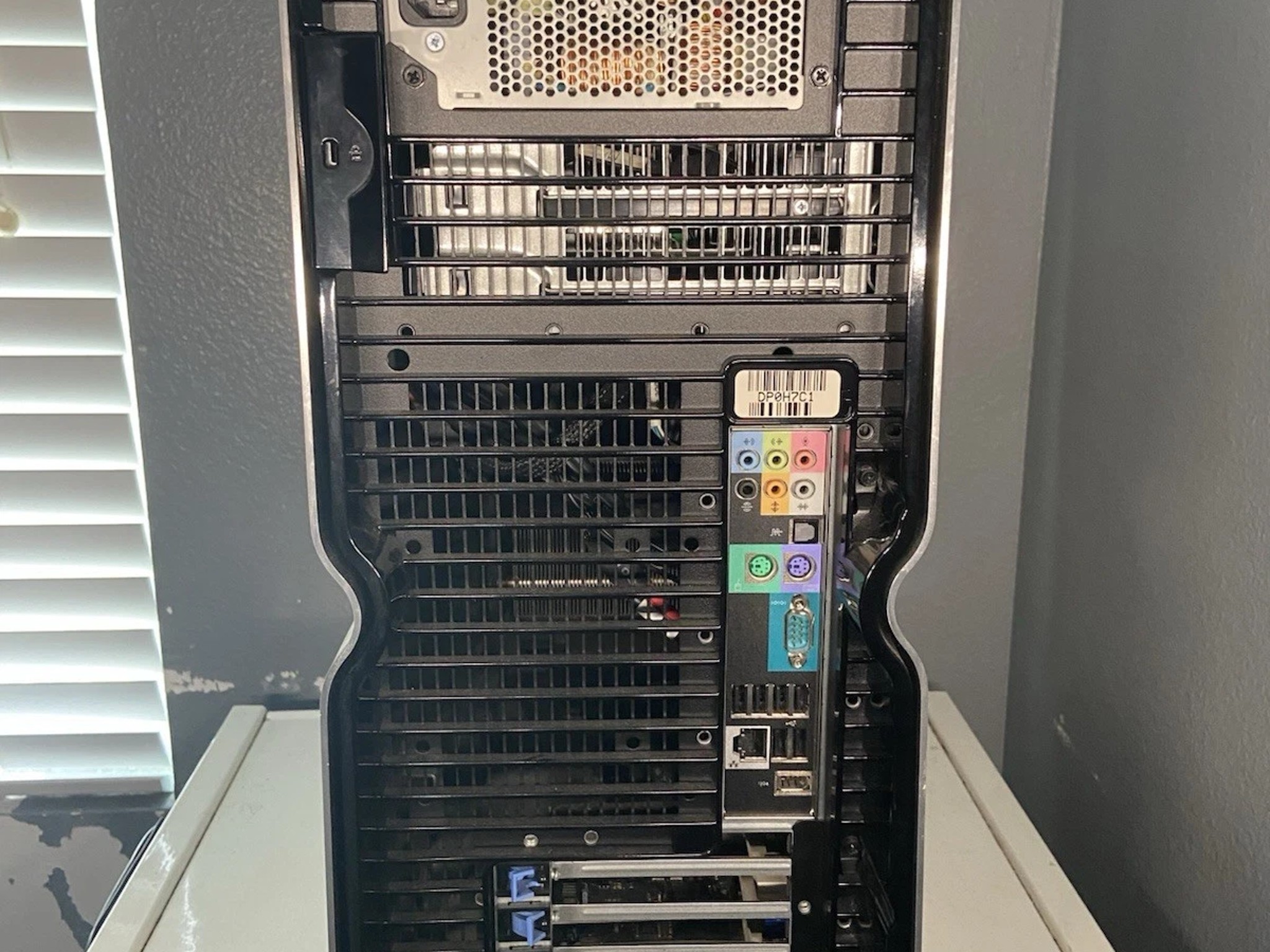 Dell XPS 720 Desktop Intel Core 2 duo 4 GB RAM 1TB HDD with Audio card NO OS