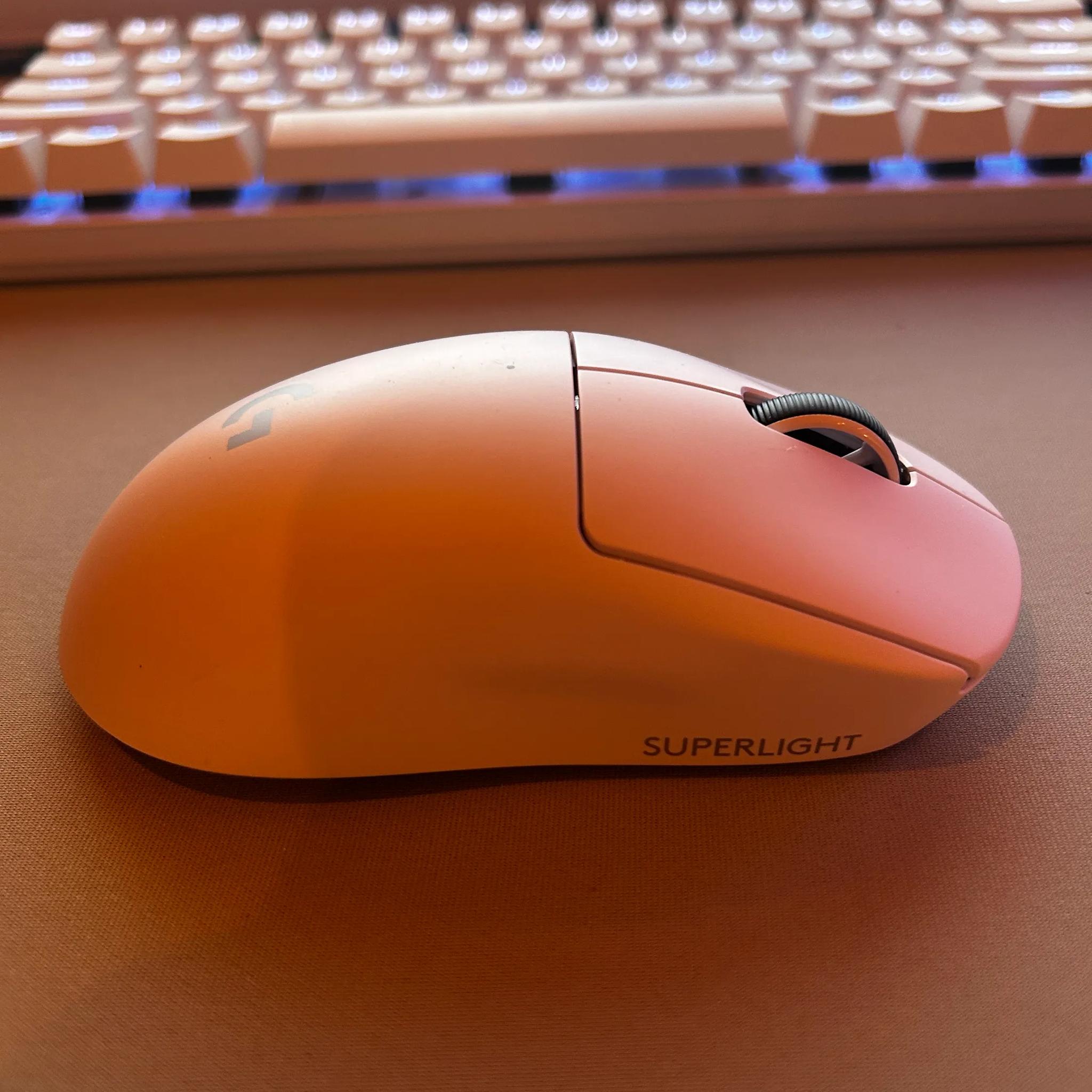 Logitech G PRO X Superlight Wireless Gaming Mouse, Ultra-Lightweight, Less than 1 hour of use