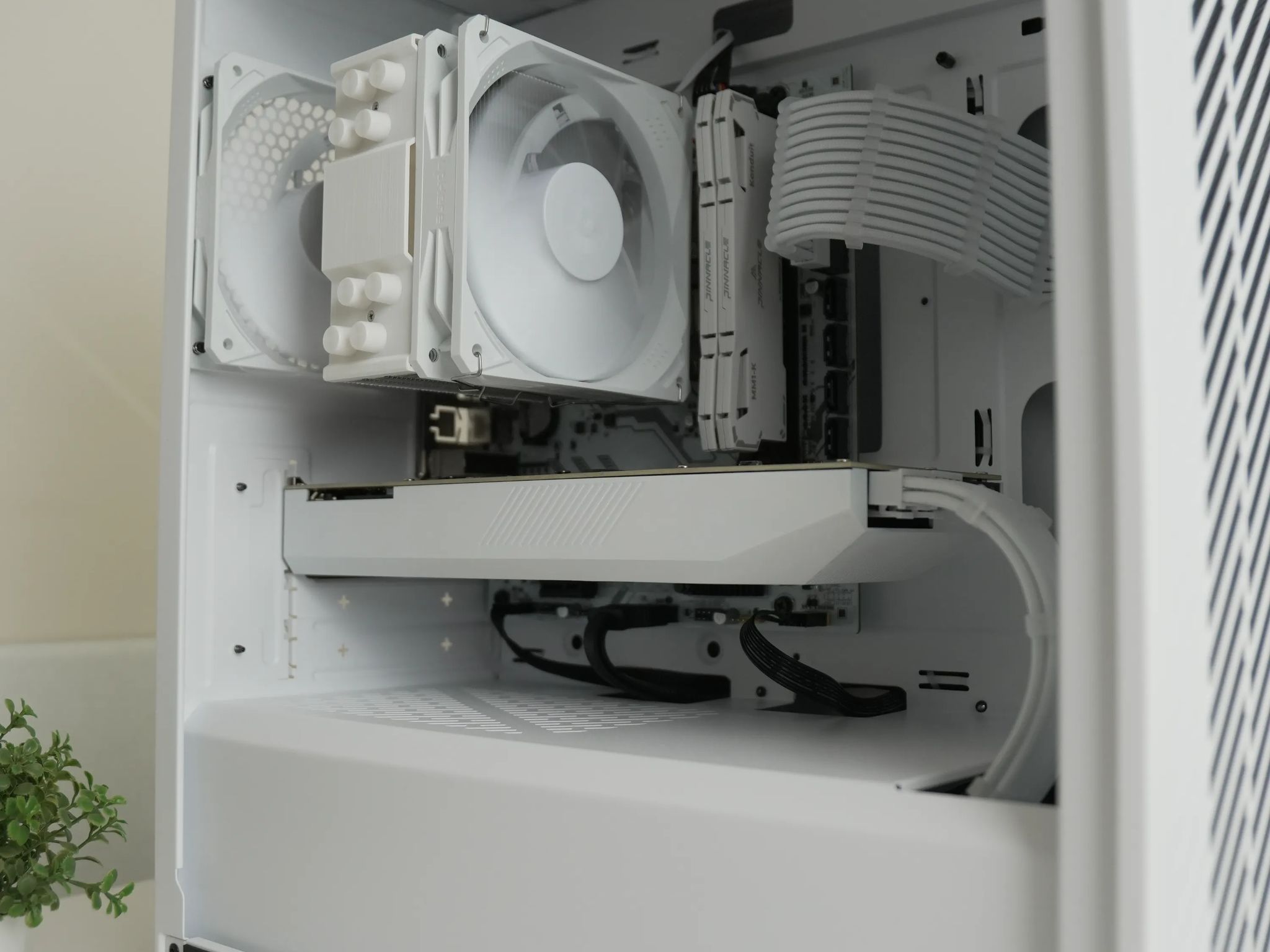 White Beauty Gaming PC | RTX 3070 | Ryzen 5 5600 | 32GB RAM | WIN 11 | WIFI |