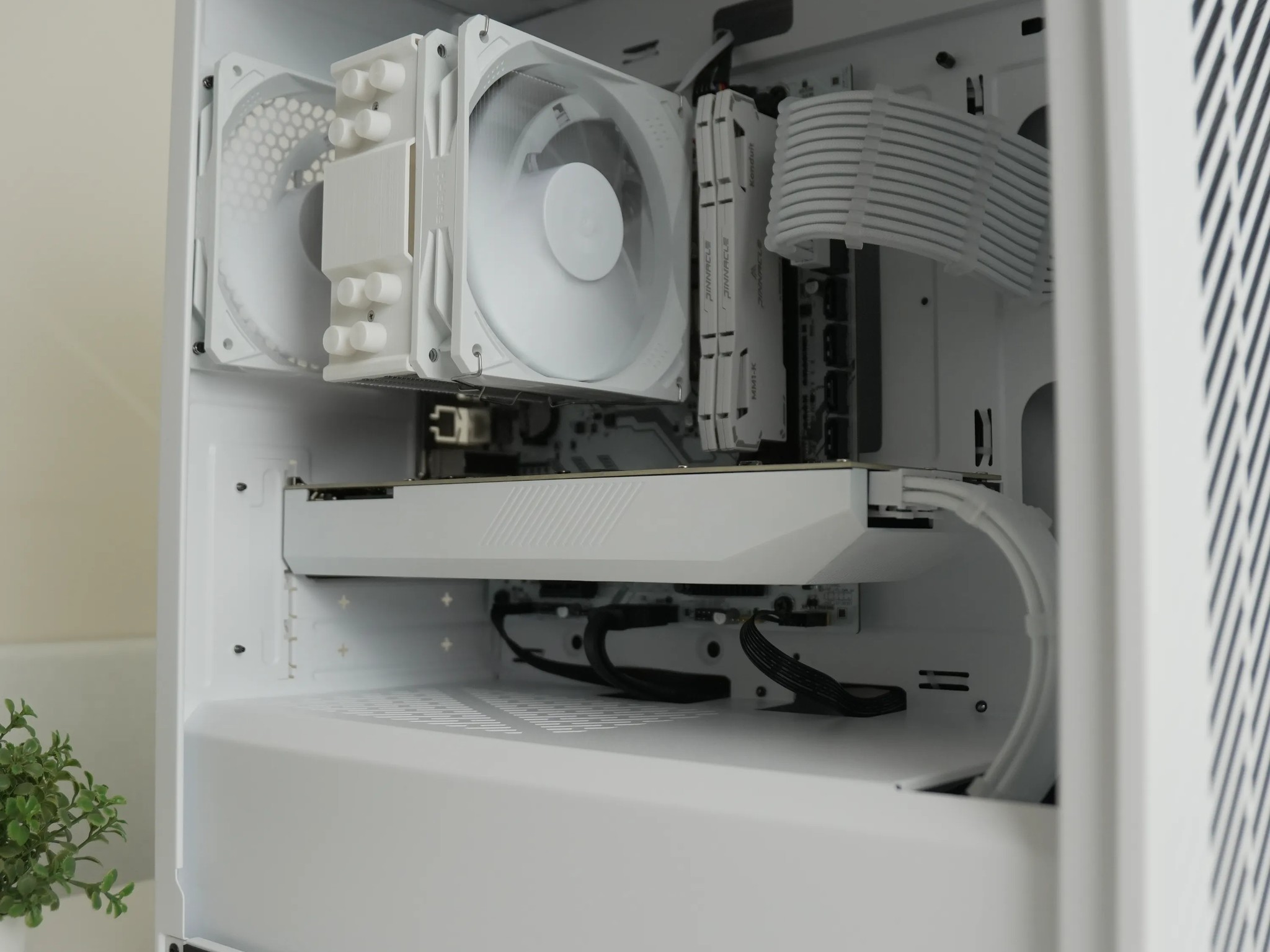 White Beauty Gaming PC | RTX 3070 | Ryzen 5 5600 | 32GB RAM | WIN 11 | WIFI |