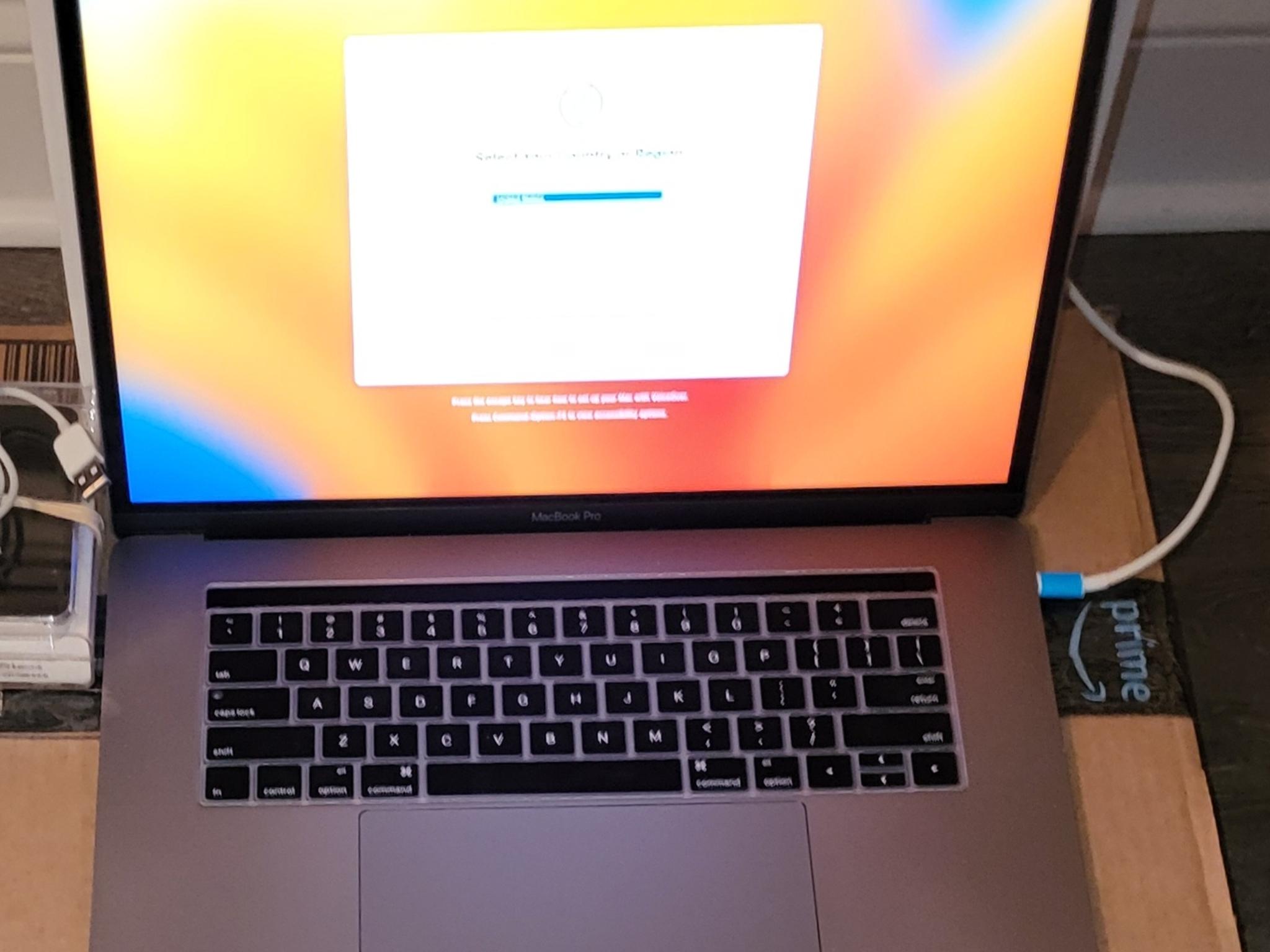 2017 Macbook Pro Good Condition Finger print reader not working
