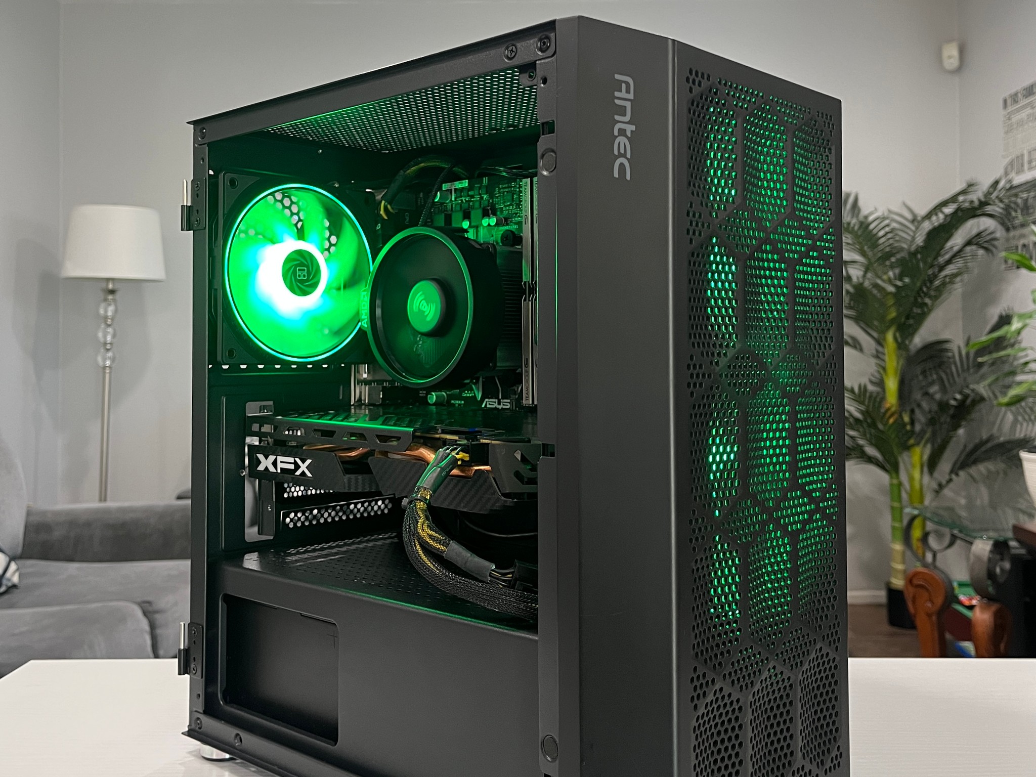 RX 580 8GB, Ryzen 7 1700X, 16GB RAM | Black RGB Gaming Computer/Pc