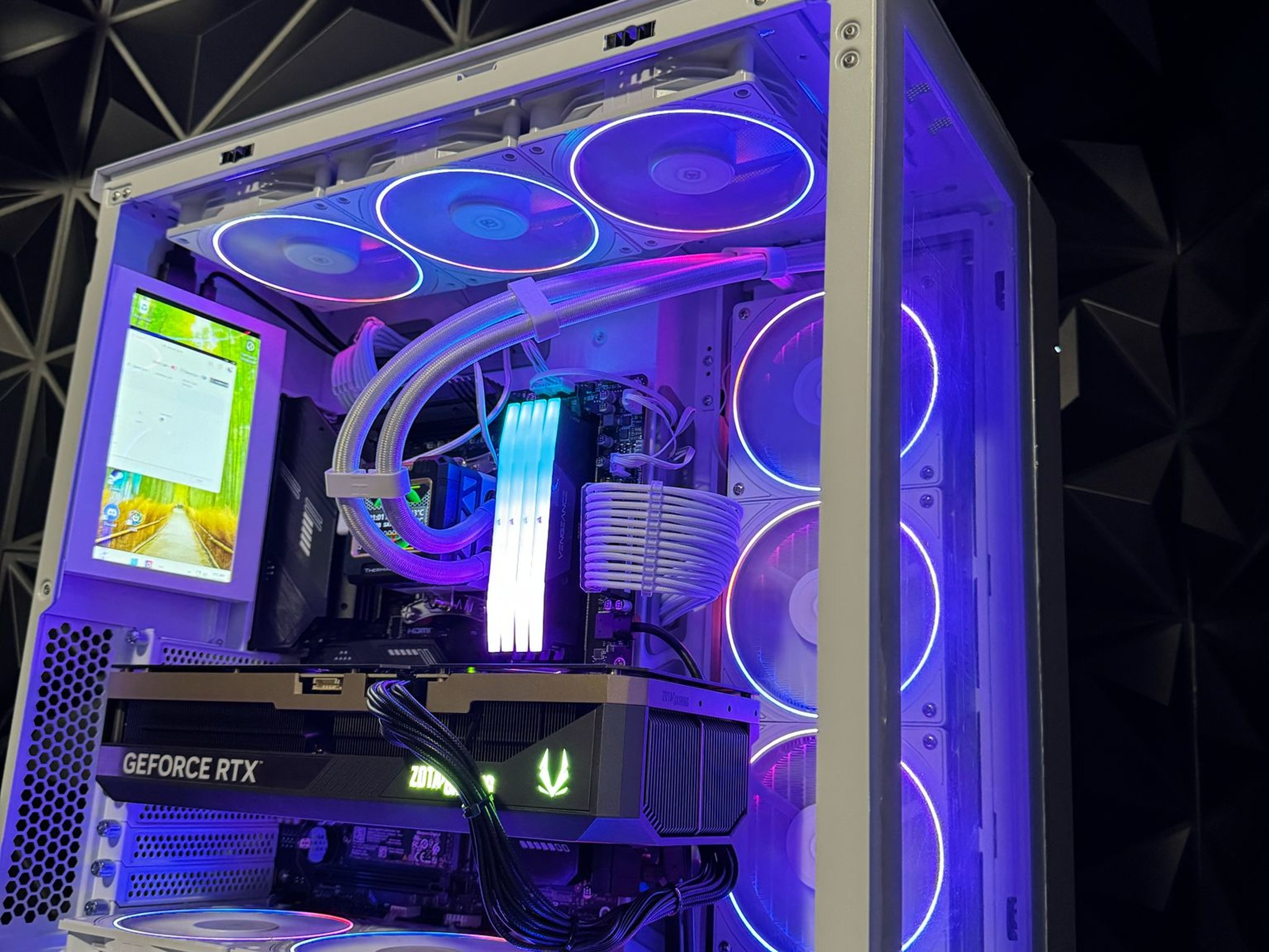 🏠🏠 THE MORTGAGE 🏠🏠 Ryzen 9800X3D|RTX 5090| 64 GB DDR5| 6.5 TB NVME| 1200W PSU