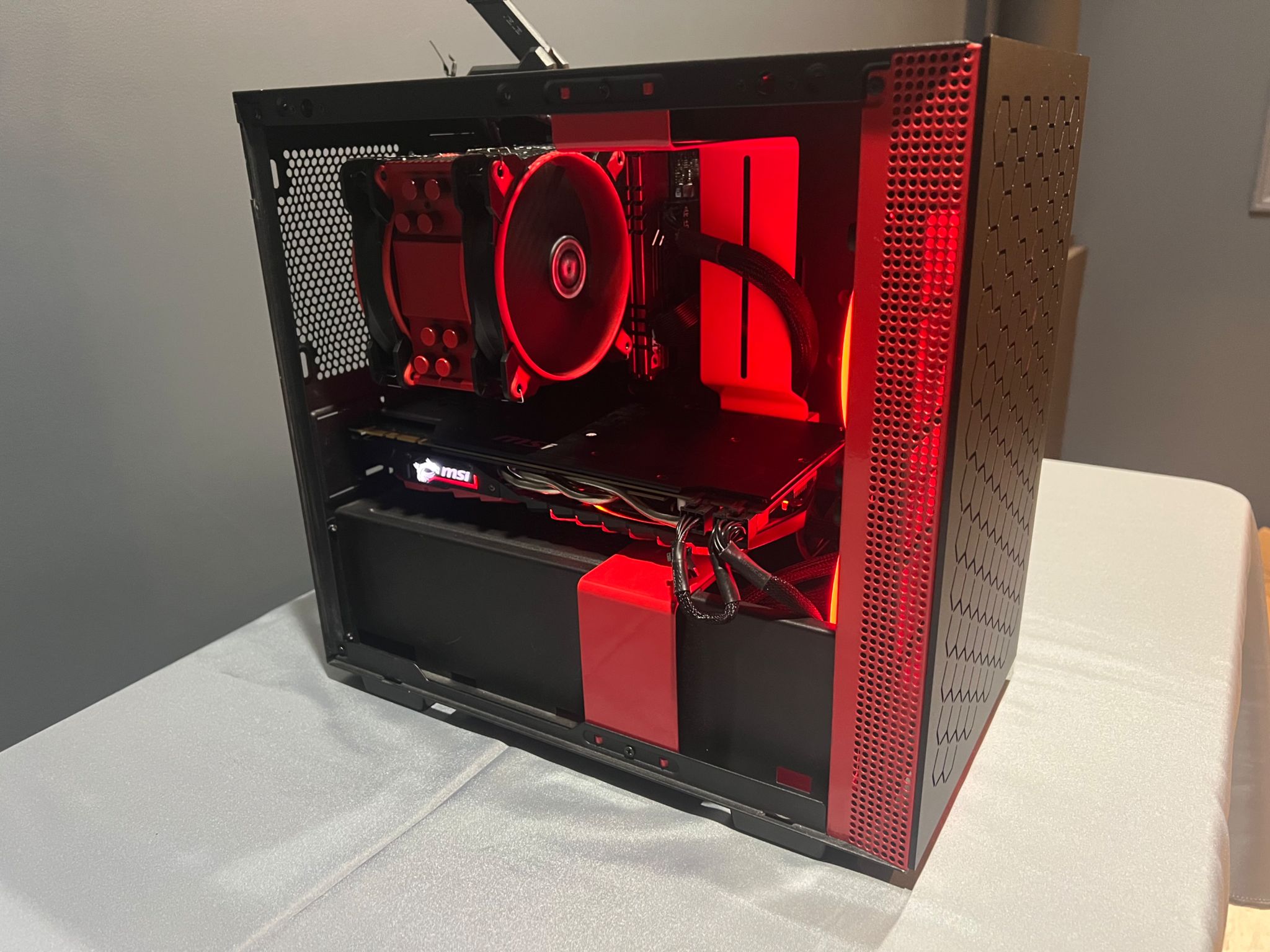 1080p Gaming PC | Ryzen 5 5500 + GTX 1080 | Mini-ITX Red/Black Build | 16GB RAM | Great for eSports