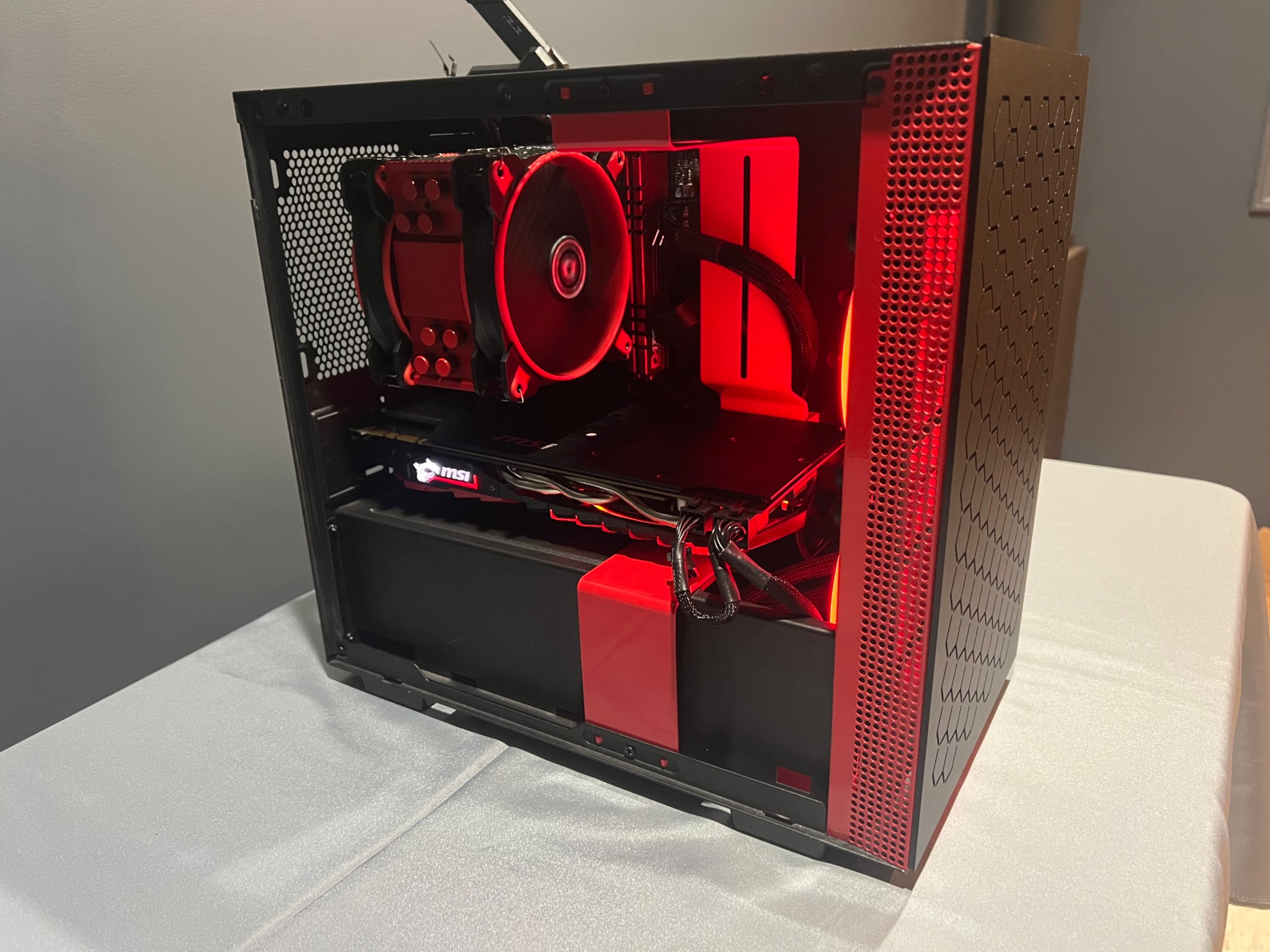 1080p Gaming PC | Ryzen 5 5500 + GTX 1080 | Mini-ITX Red/Black Build | 16GB RAM | Great for eSports