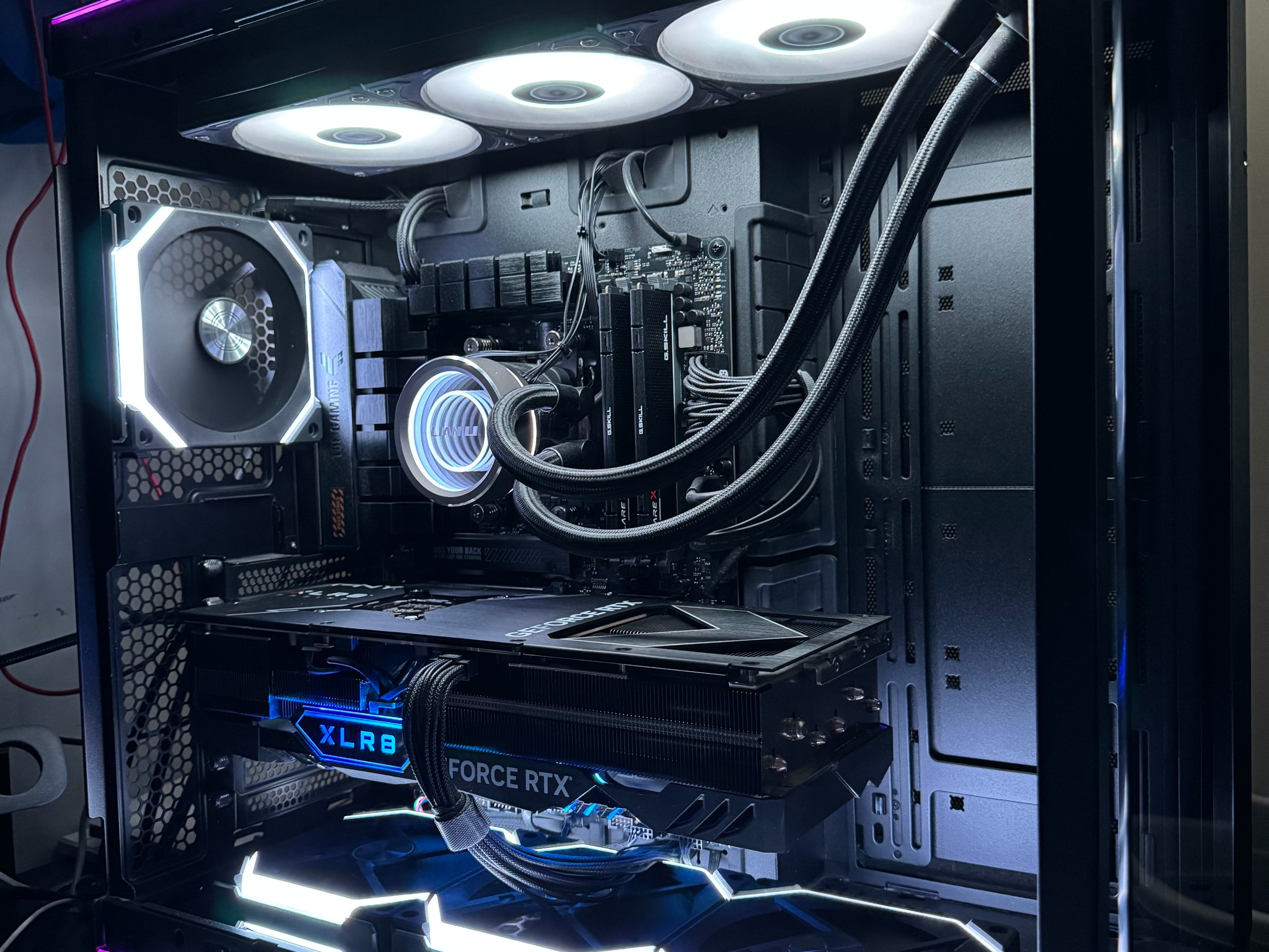 RTX 4080 super Ryzen 7 7800x3D Custom Gaming PC !