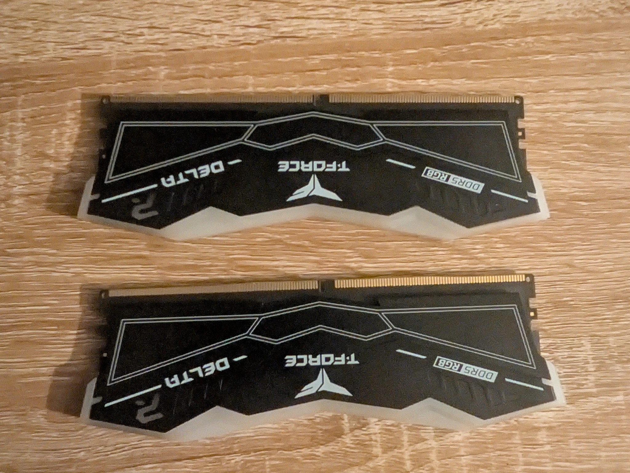 Team T-Force Delta RGB 32GB DDR5 (6000MHz CL30)