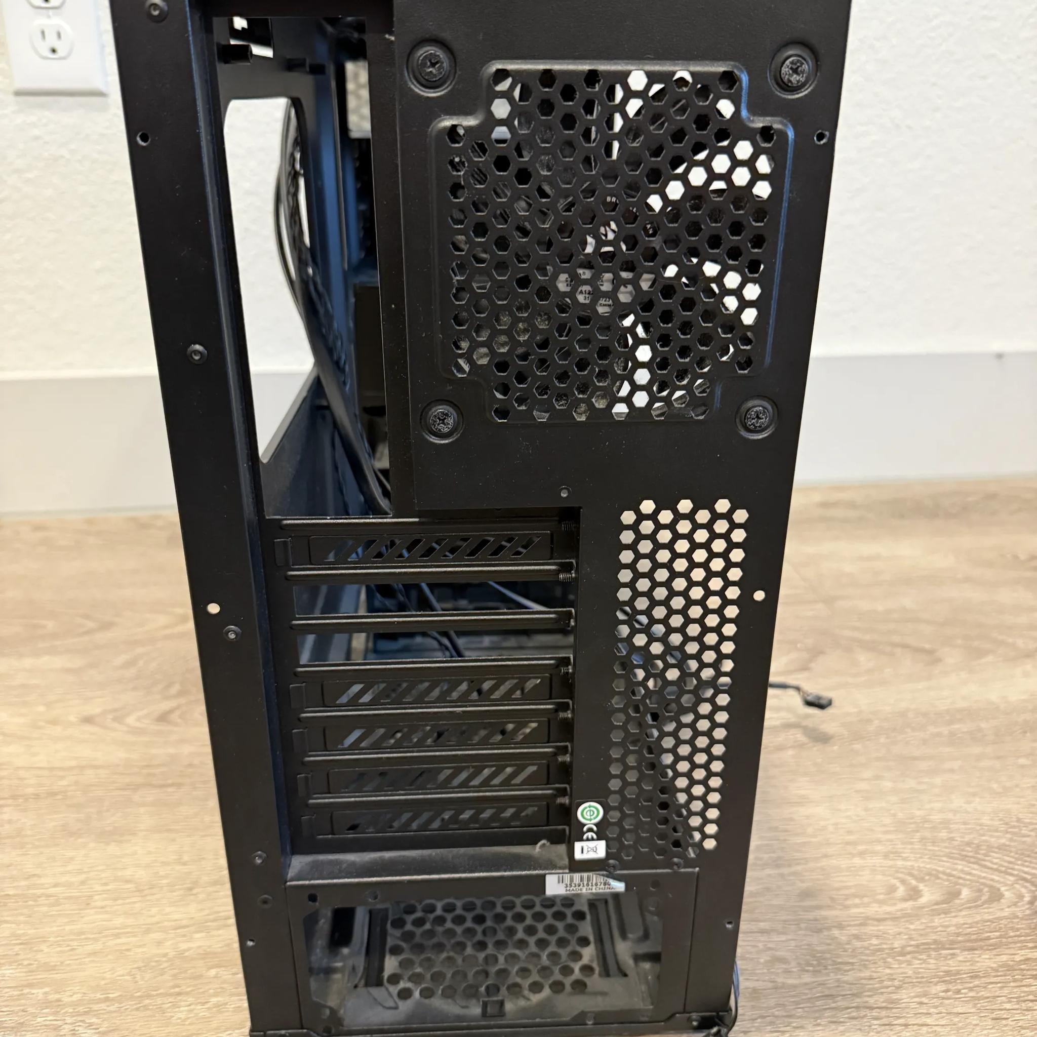 Corsair Carbide Series 200R ATX Mid Tower; Original Case Fans; Asus DRW-24B1ST/BLK/B/AS DVD/CD