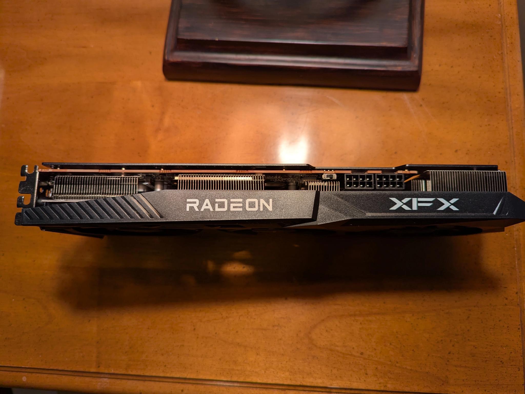XFX Speedster SWFT309 Radeon RX 6700XT
