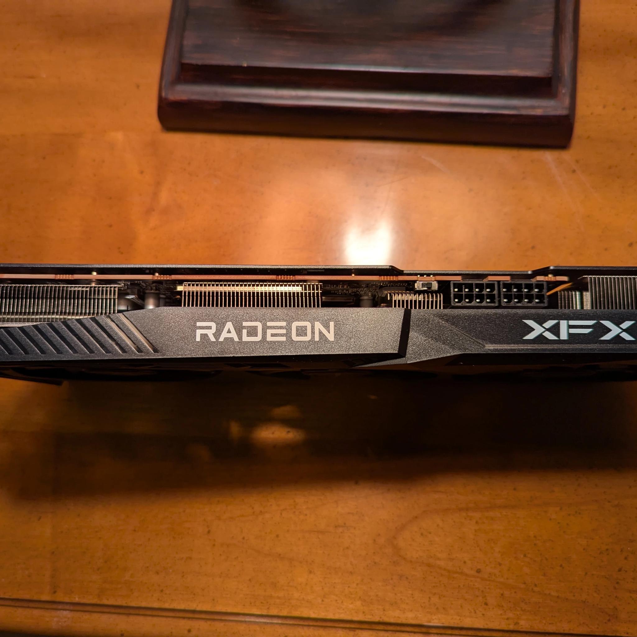 XFX Speedster SWFT309 Radeon RX 6700XT