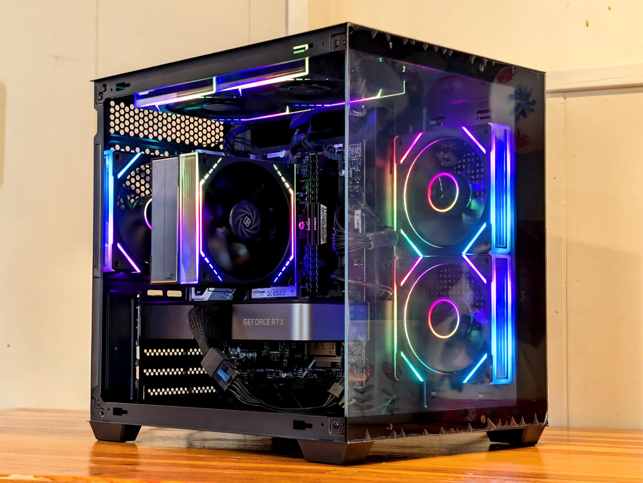 🧊 Dark Cube 🧊 Core i5-12400F | RTX 3070 Founders Edition | 16gb DDR4 | 512GB SSD