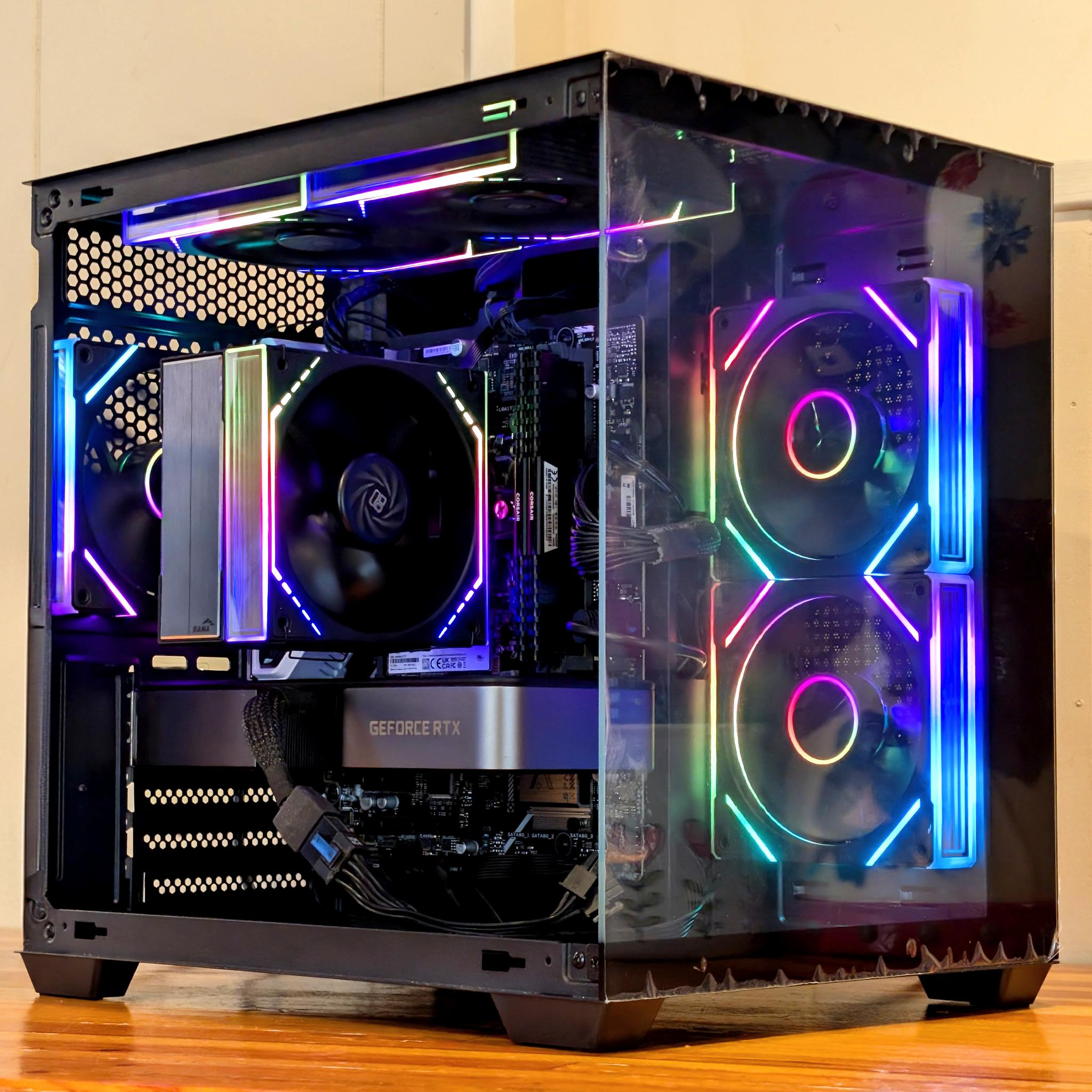🧊 Dark Cube 🧊 Core i5-12400F | RTX 3070 Founders Edition | 16gb DDR4 | 512GB SSD