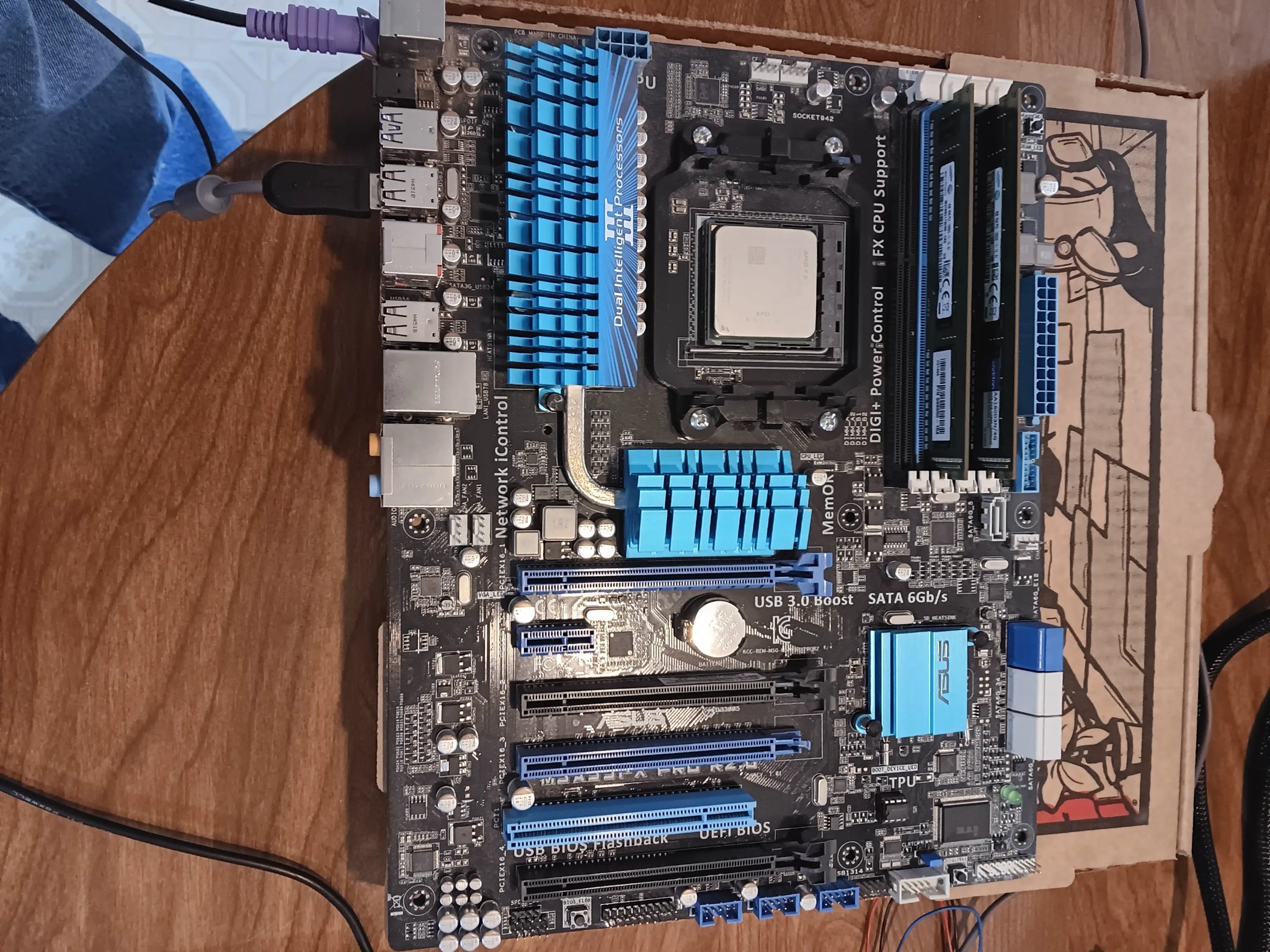 Asus M5A99FX-Pro AMD FX-8350 Motherboard/CPU Combo Working