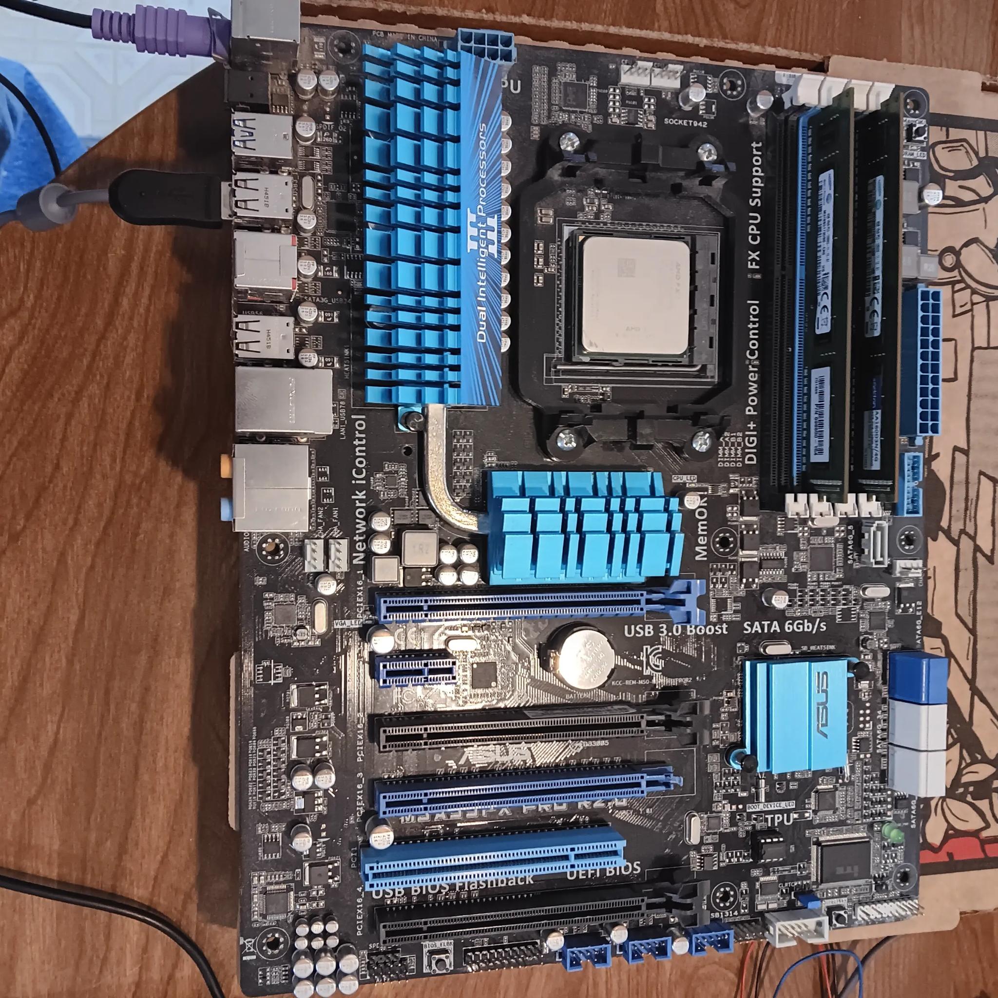 Asus M5A99FX-Pro AMD FX-8350 Motherboard/CPU Combo Working