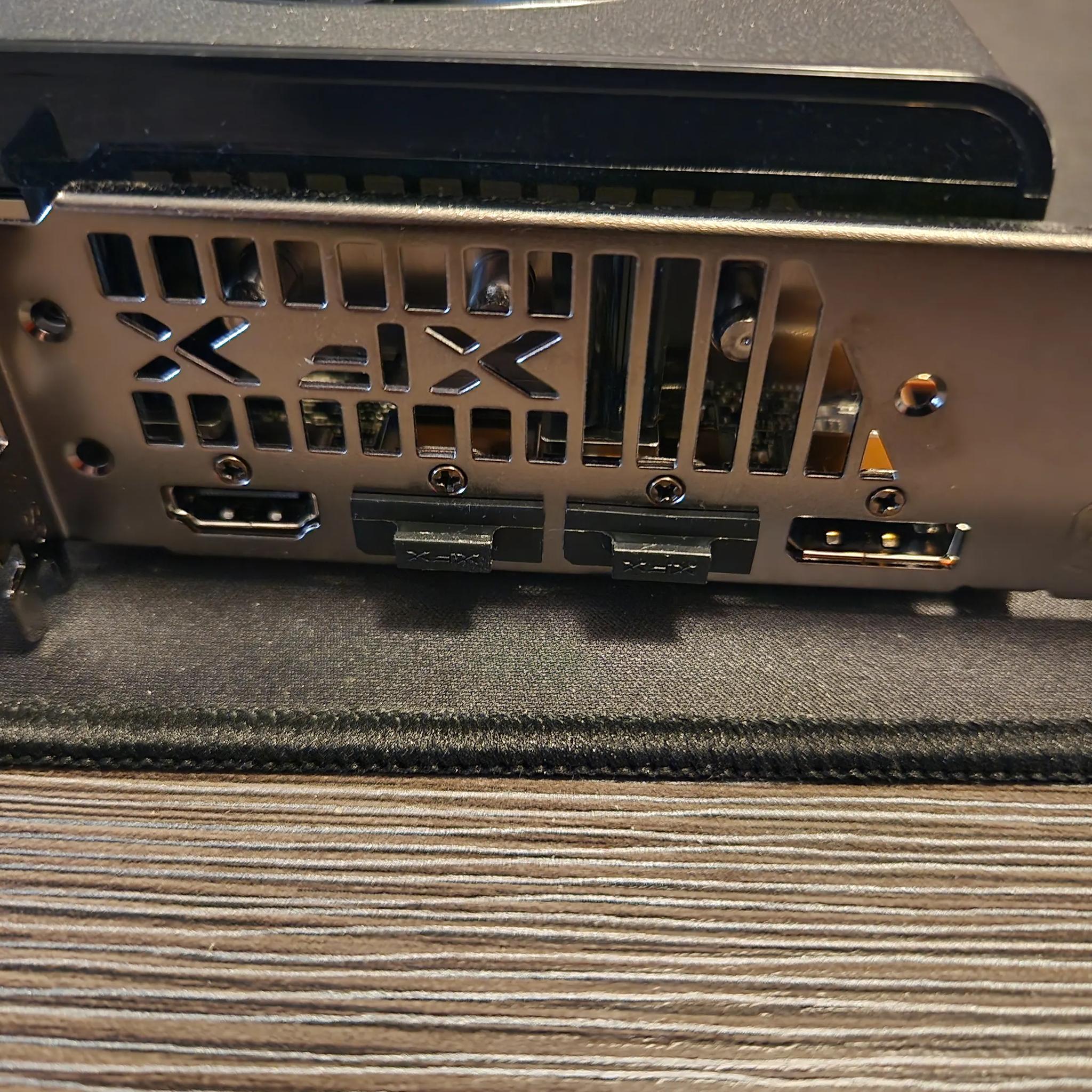 Radeon RX 6800 - XFX Speedster SWFT319 - Lightly Used - Card Only