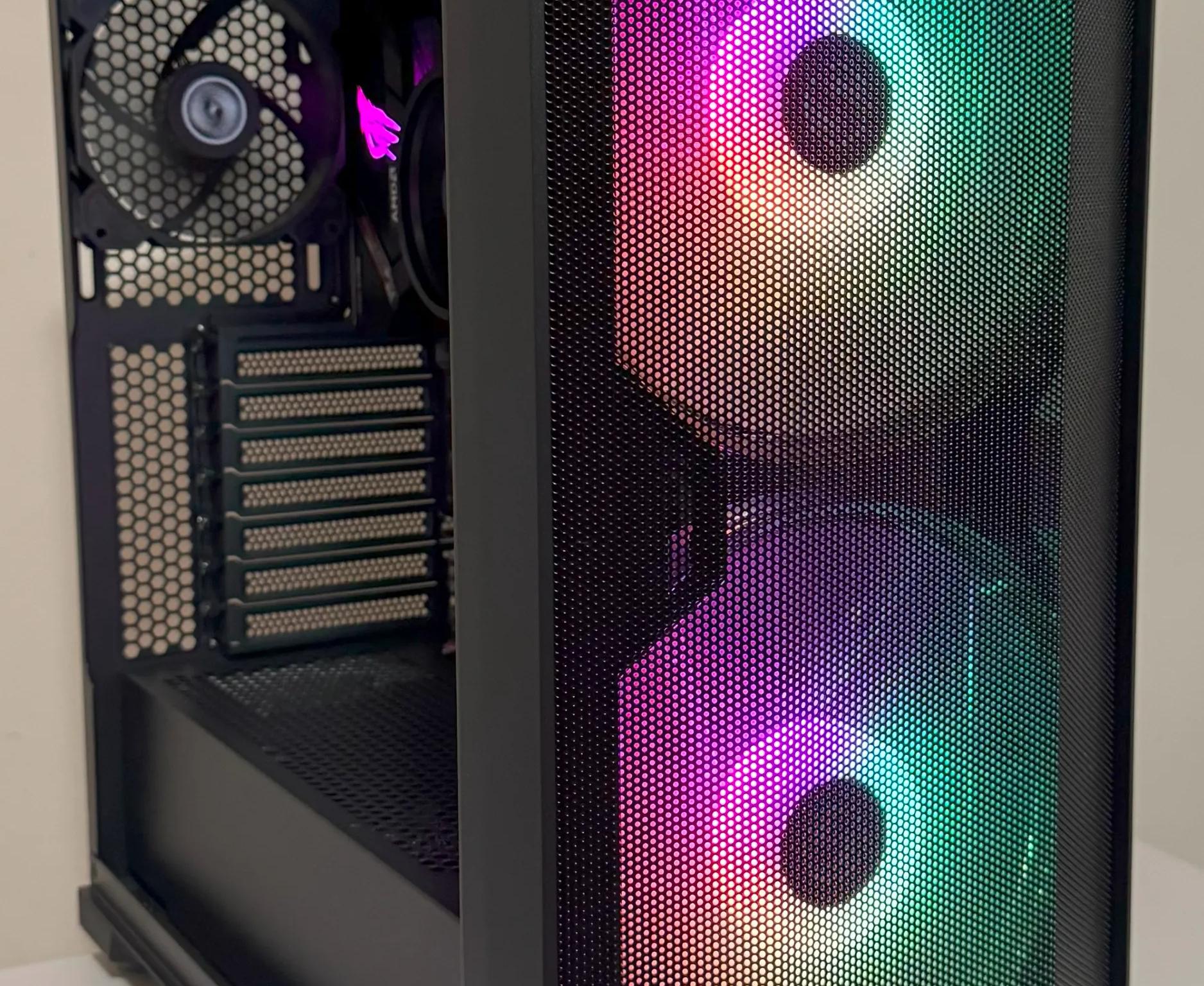 ASUS STRIX B550-F AMD Ryzen 5 5600GT Gaming PC Radeon Vega 7 Graphics 32GB DDR4 1TB SSD Lian Li 215