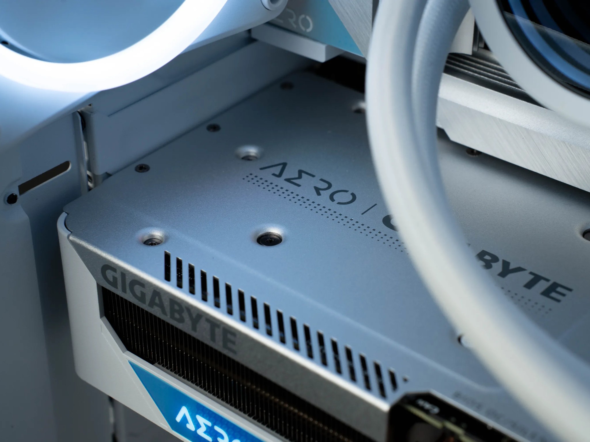 ~The Classic~ (RTX 4070 Ti | Ryzen 7 7700X | 32gb DDR5 6000MHz | 2tb SSD | WiFi | Bluetooth)