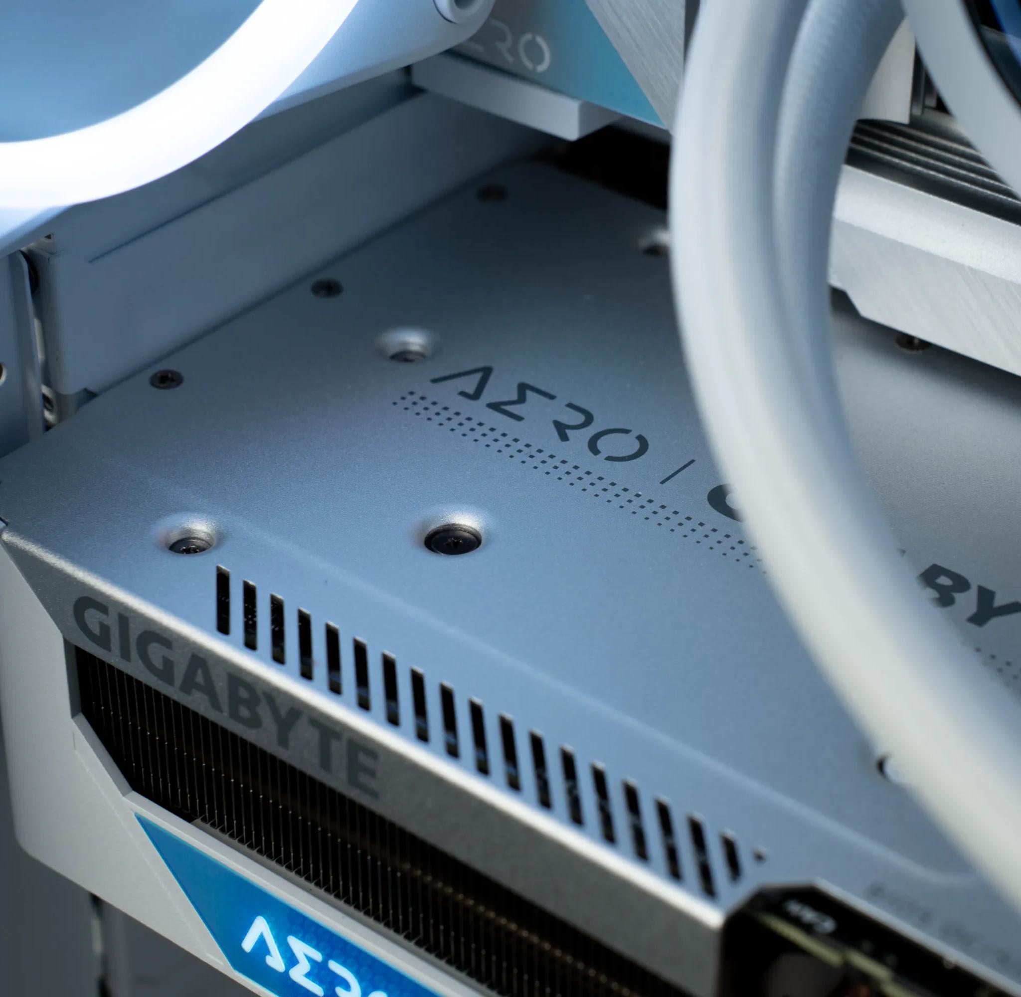~The Classic~ (RTX 4070 Ti | Ryzen 7 7700X | 32gb DDR5 6000MHz | 2tb SSD | WiFi | Bluetooth)