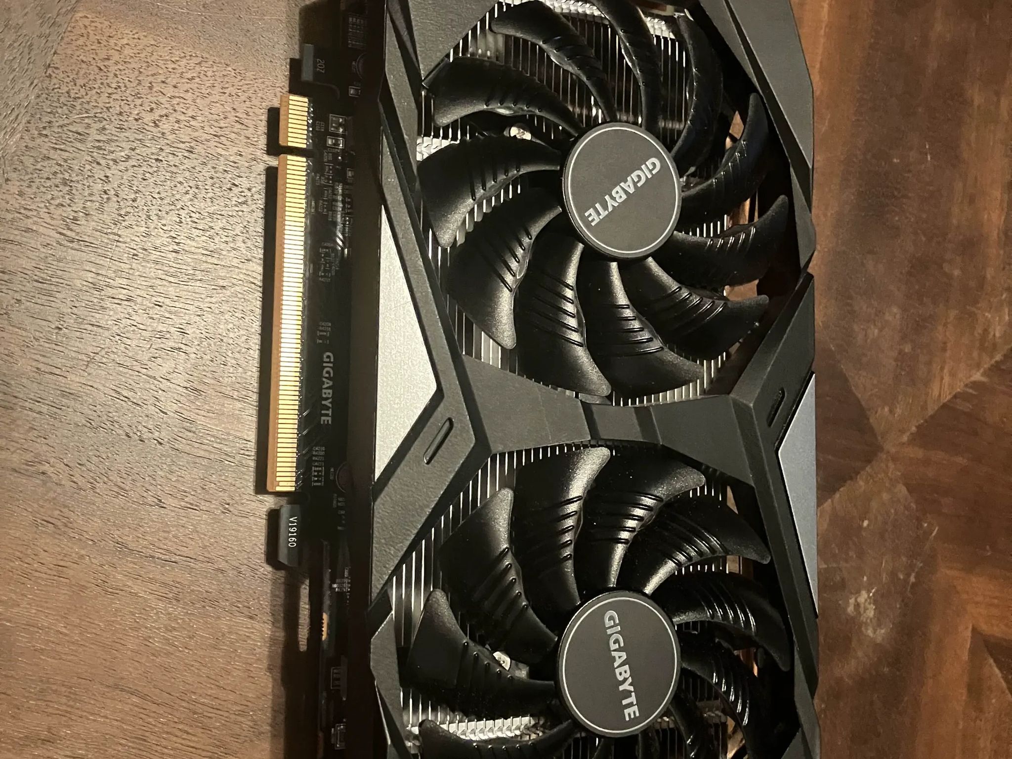 Gigabyte RX5600XT 6gb