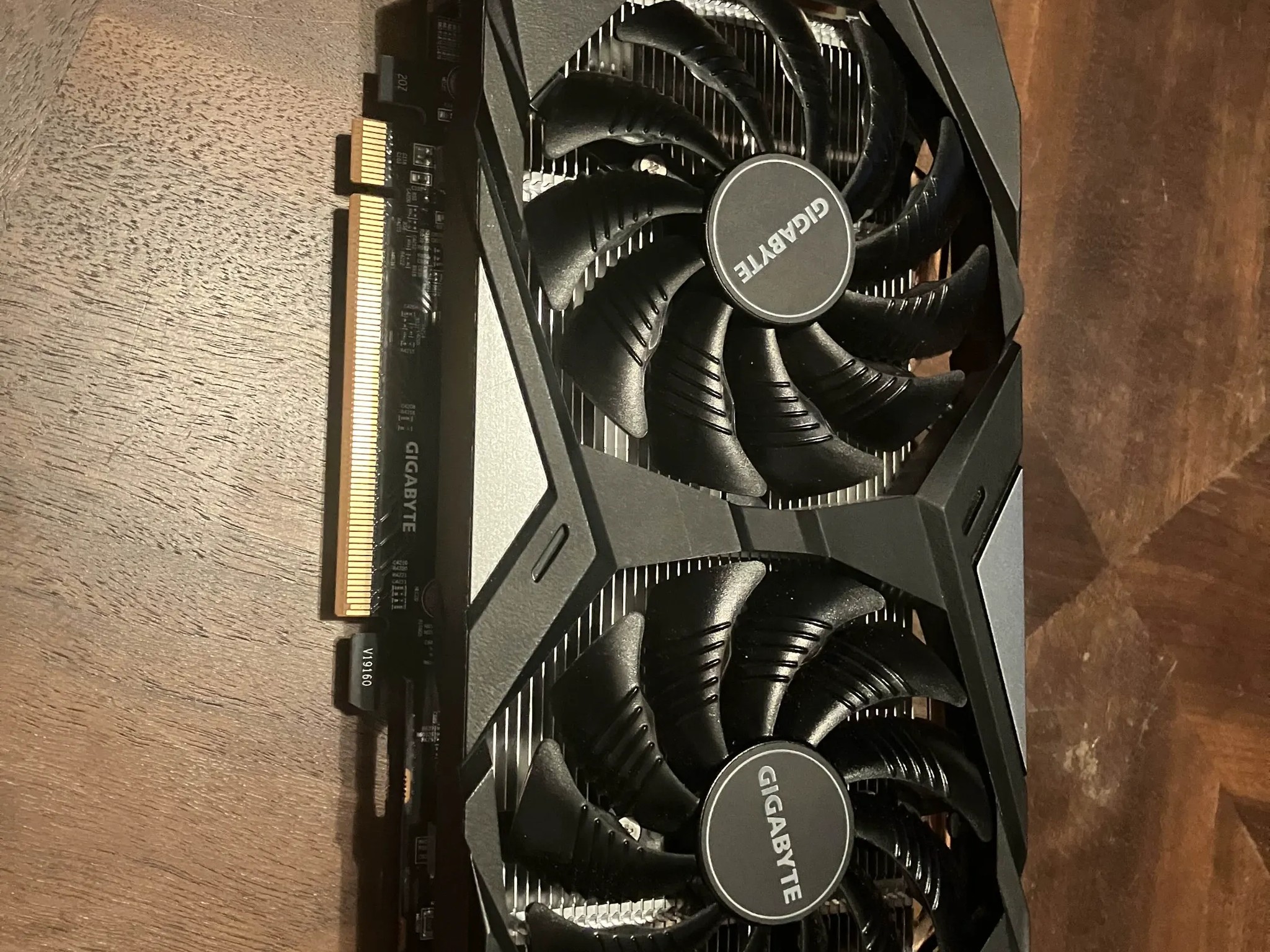 Gigabyte RX5600XT 6gb