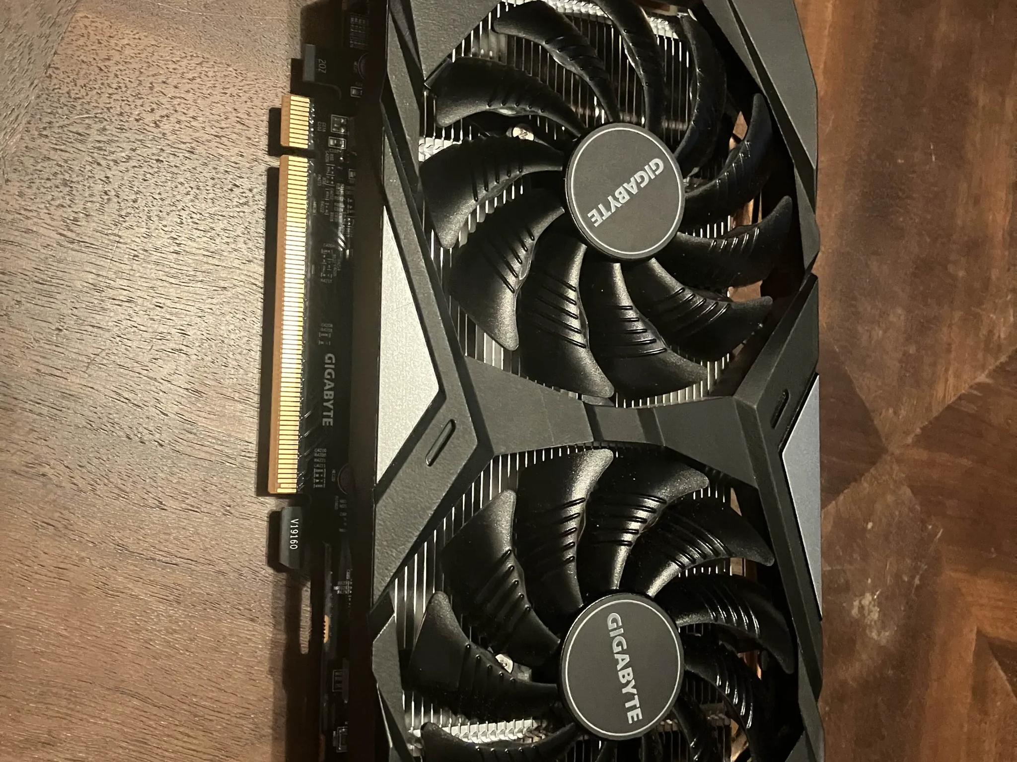 Gigabyte RX5600XT 6gb