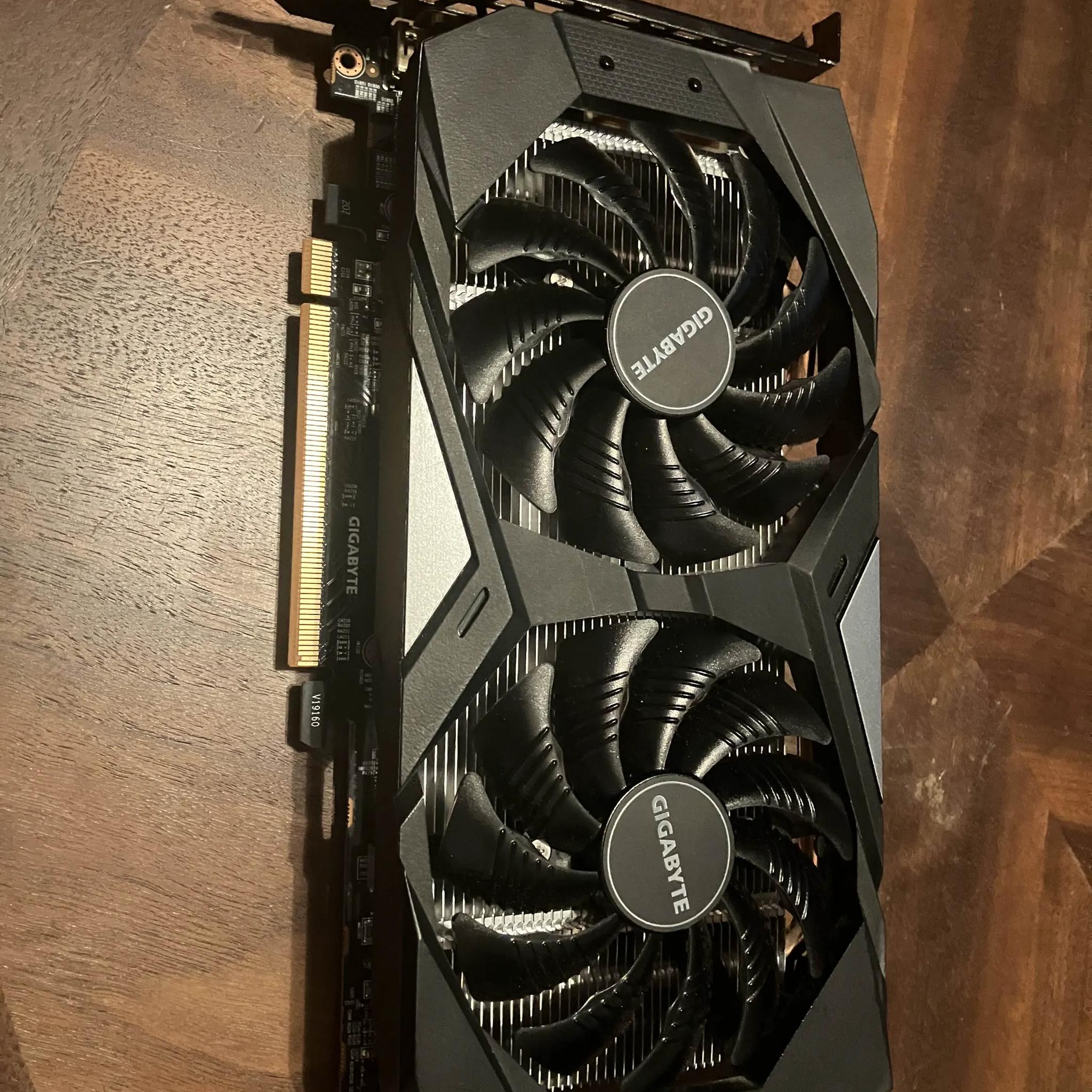 Gigabyte RX5600XT 6gb