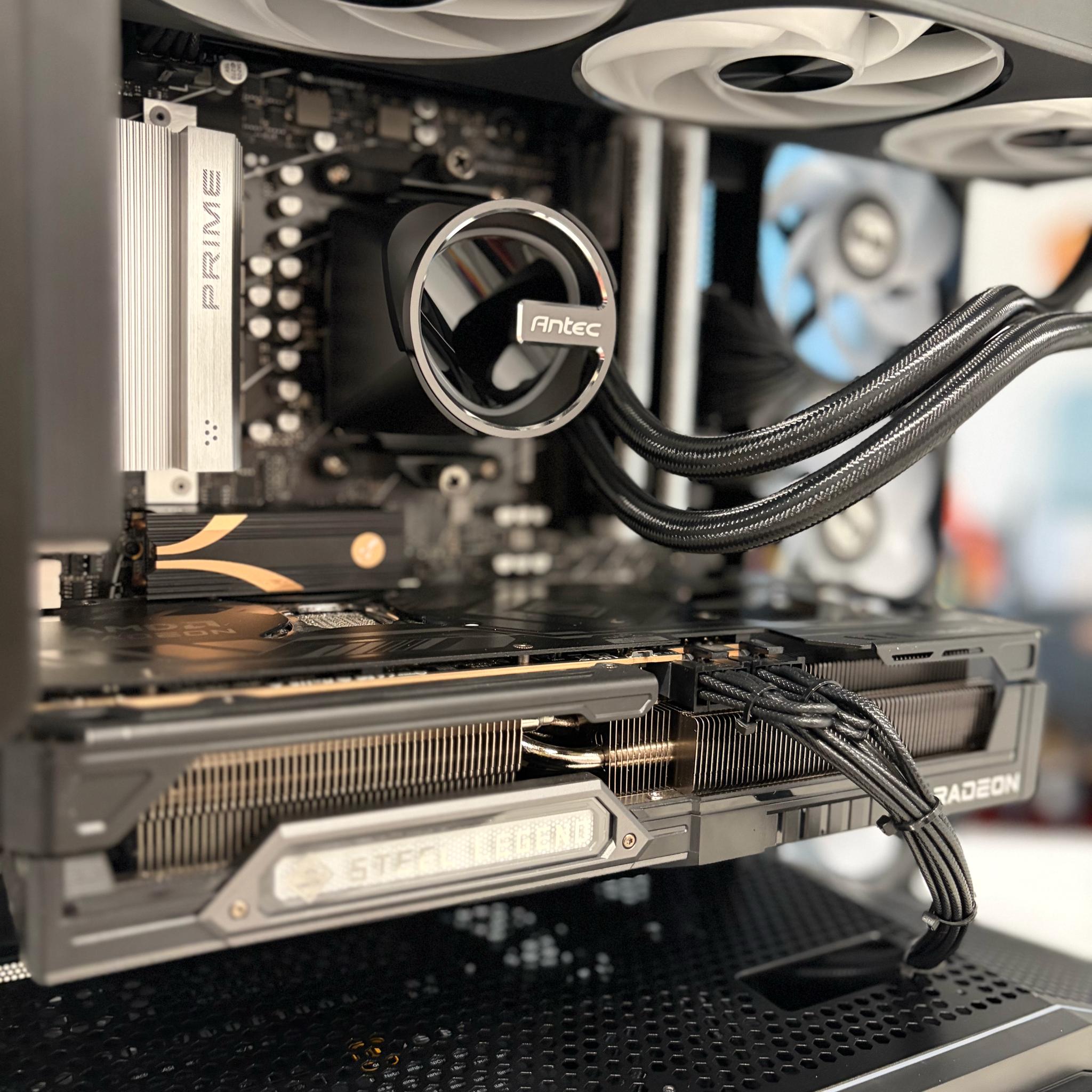 Gaming PC RX 9070 XT + RYZEN 7 9800X3D