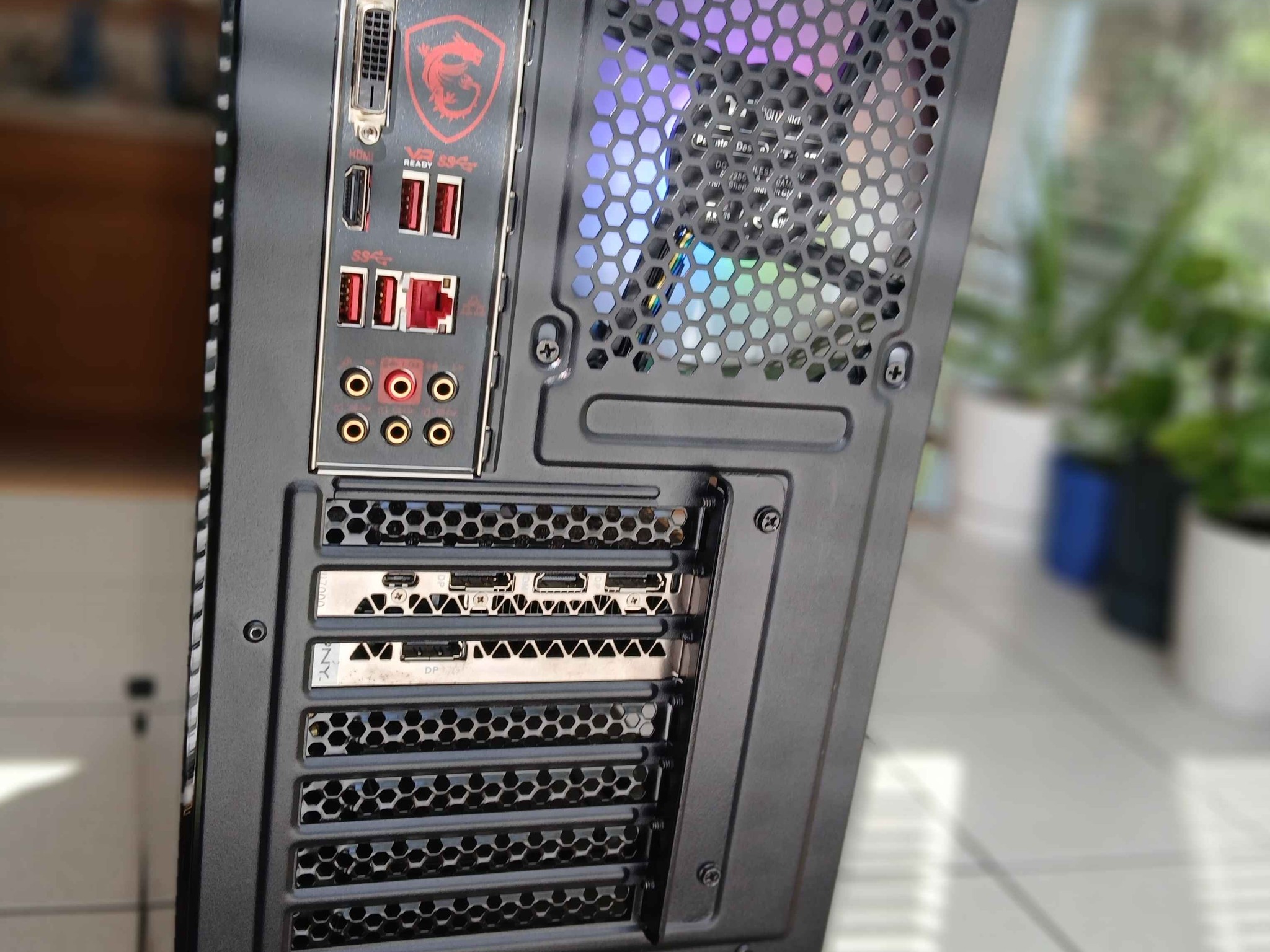 RTX 2080ti | Ryzen 7 3800x | 16gb RAM | 1tb Storage | RGB