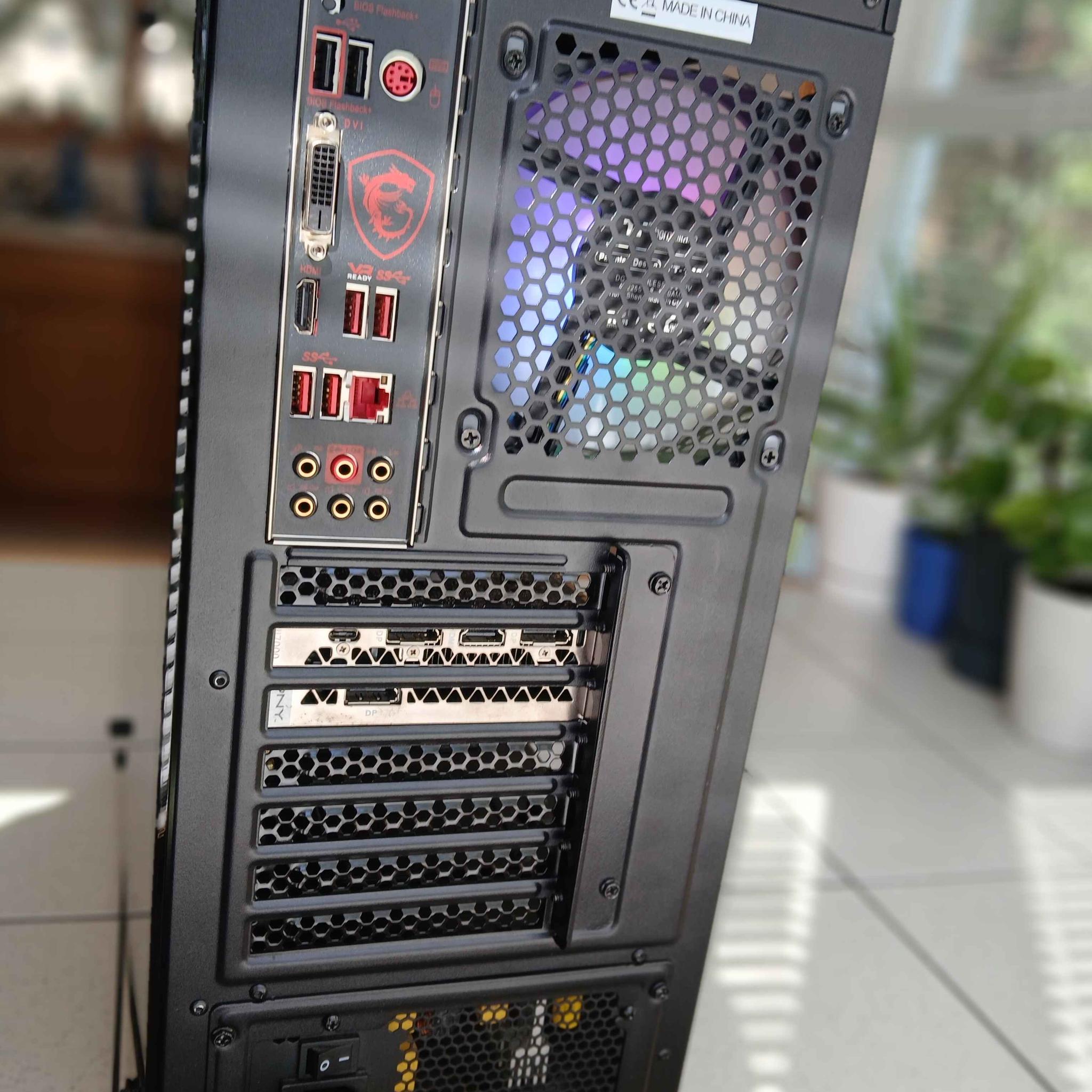 RTX 2080ti | Ryzen 7 3800x | 16gb RAM | 1tb Storage | RGB