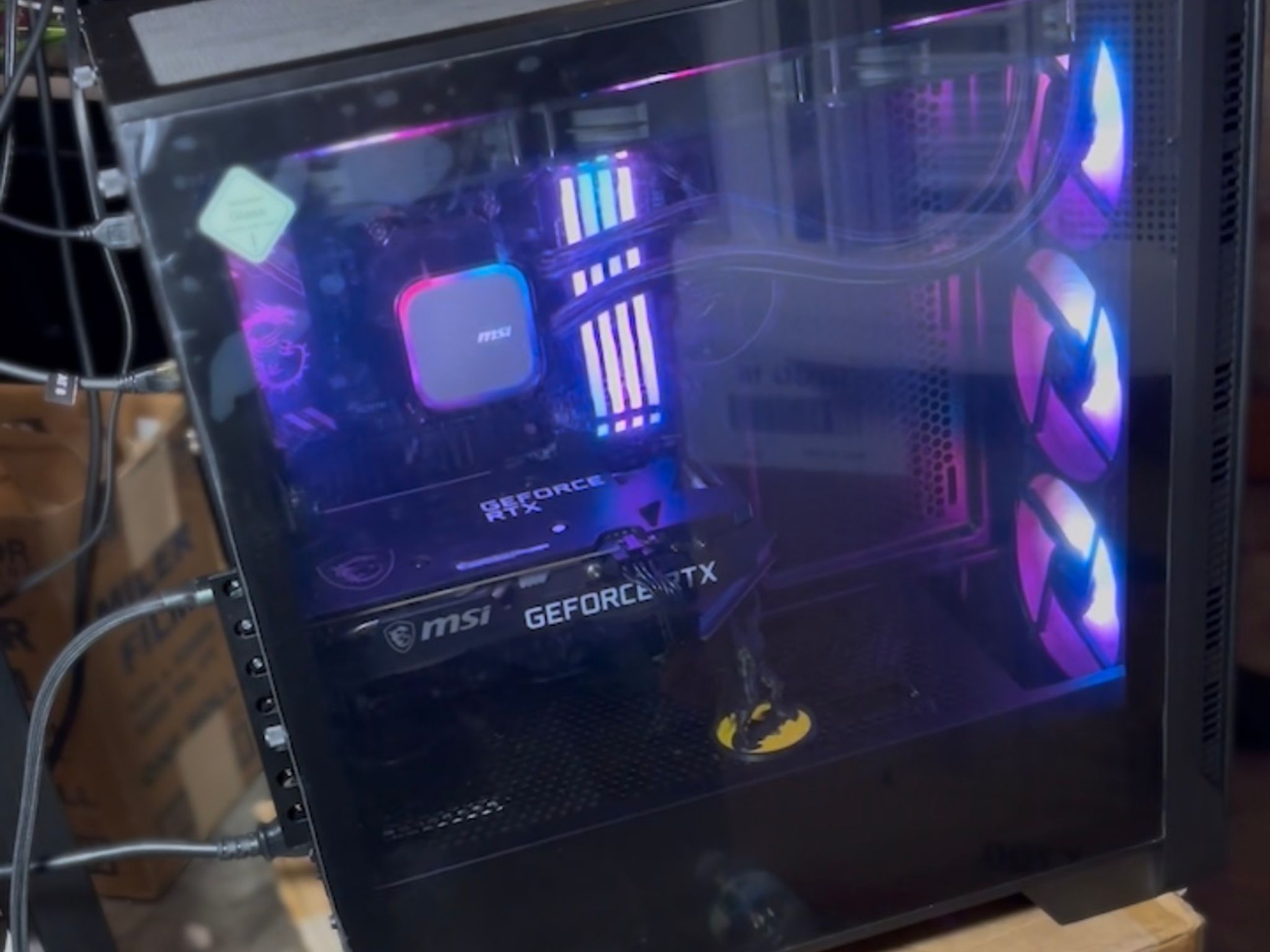 itle: Gaming PC – Ryzen 5 5600X | RTX 3060 | 32GB RGB | 1TB SSD  Description: Clean MSI gaming PC