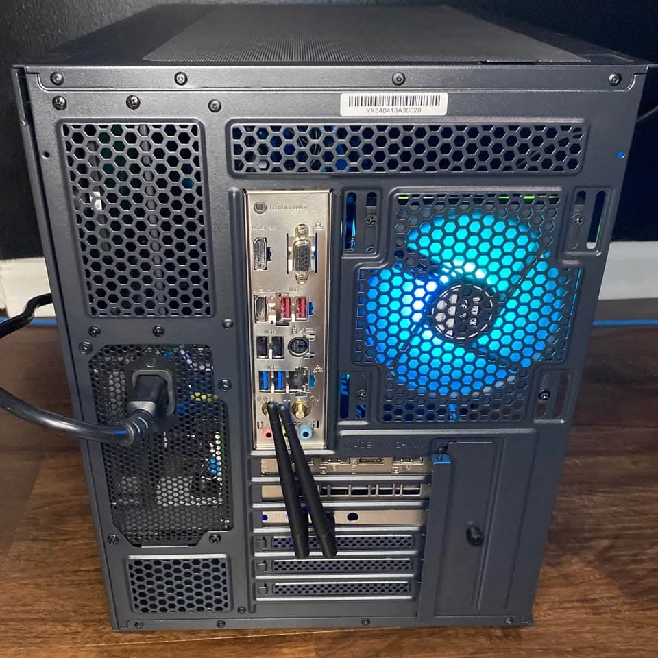 Black Gaming PC (GTX 1660 S 6GB + AMD Ryzen 5 2600 + 16GB DDR4 + SSD)
