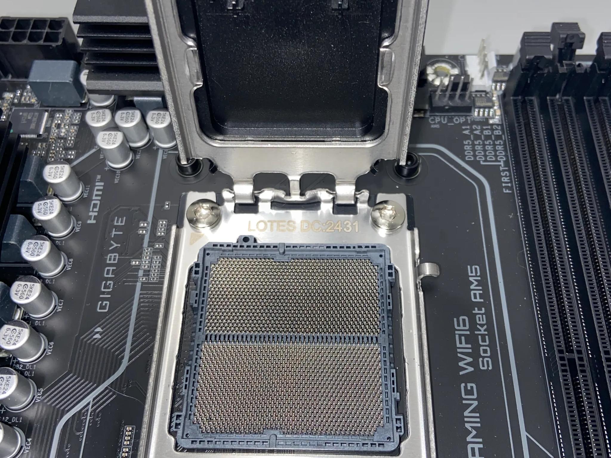 GIGABYTE X870 GAMING WIFI6 AM5