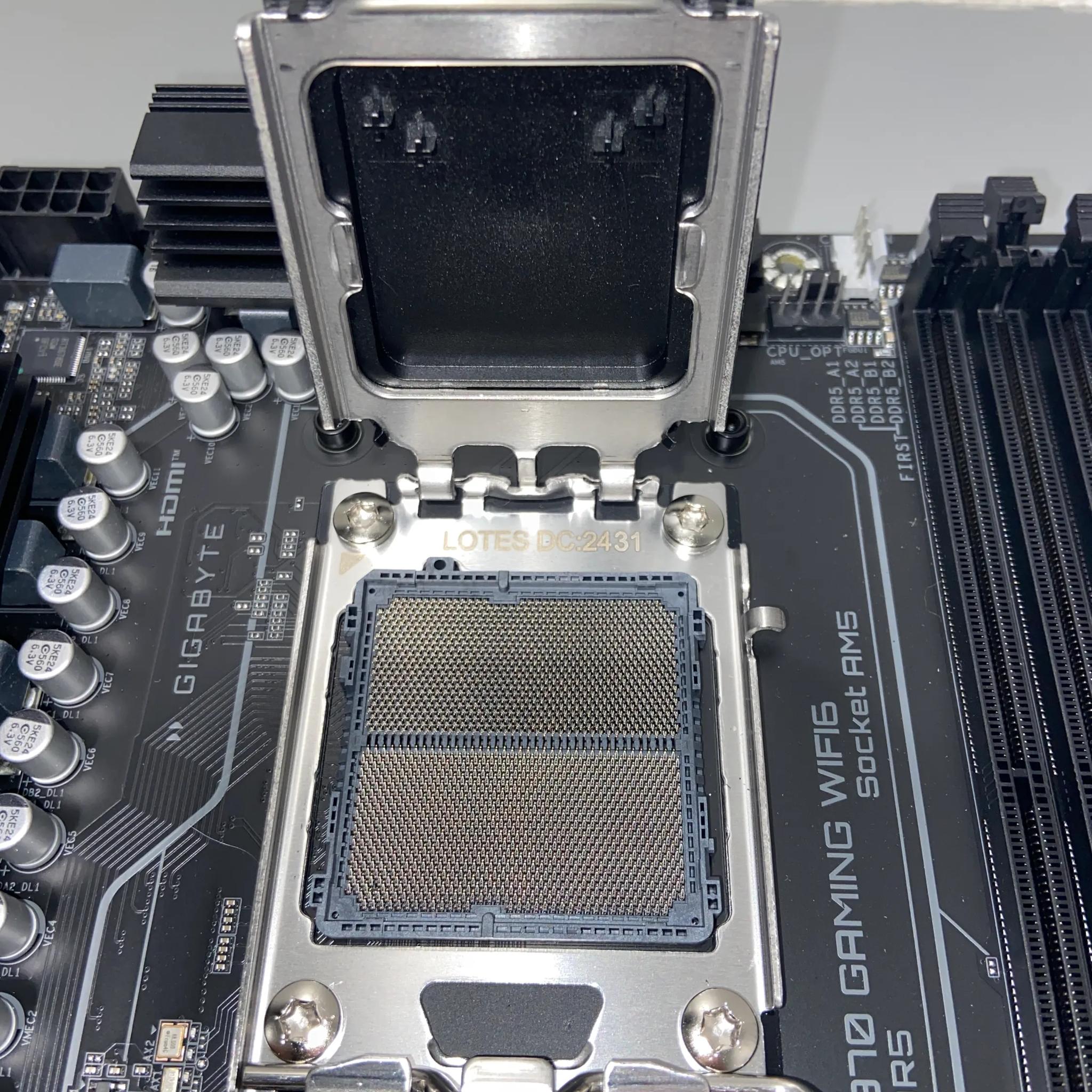 GIGABYTE X870 GAMING WIFI6 AM5