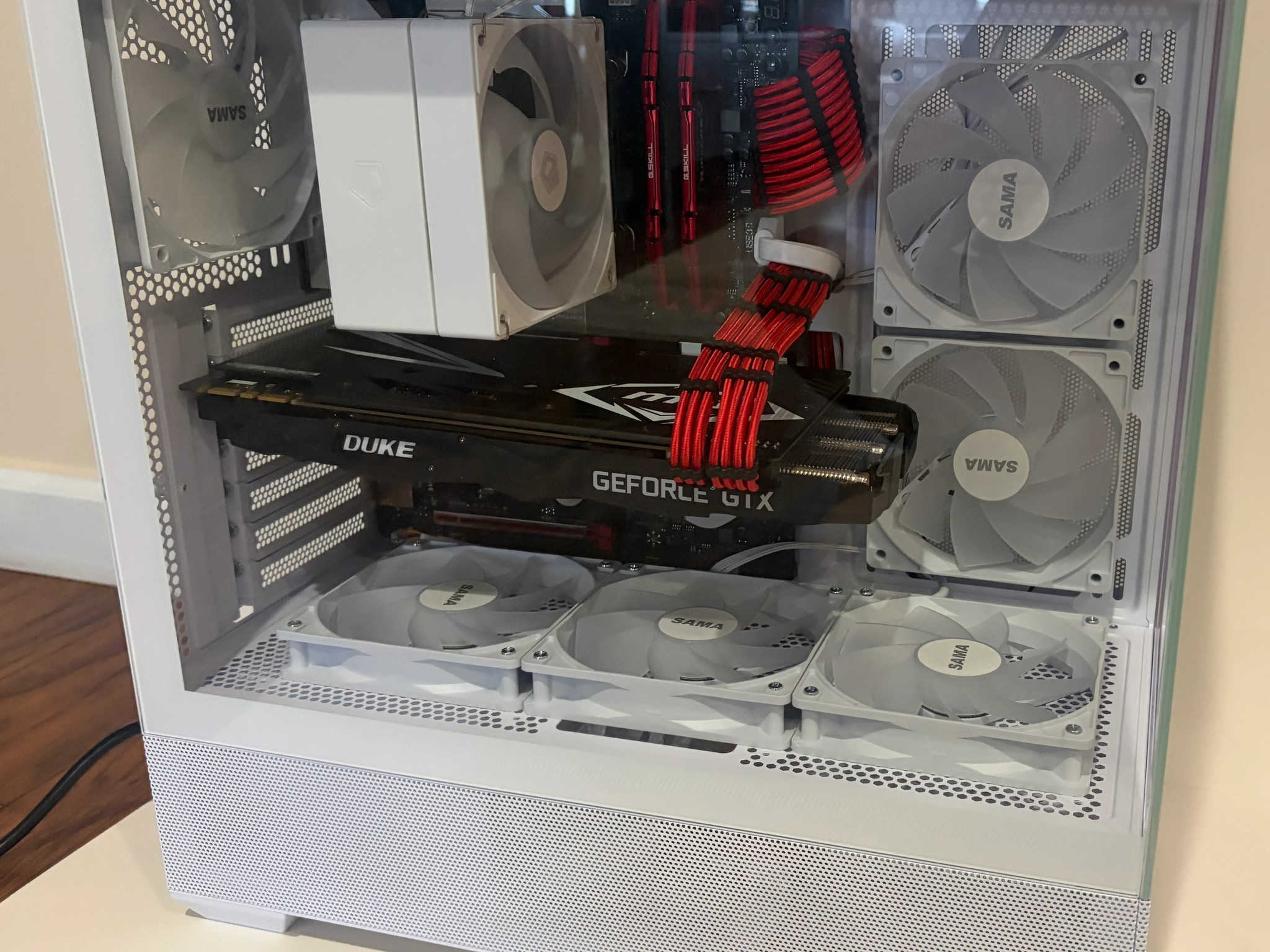 White- 1070 ti, 16 gb ddr4-3000, intel i5- 6500
