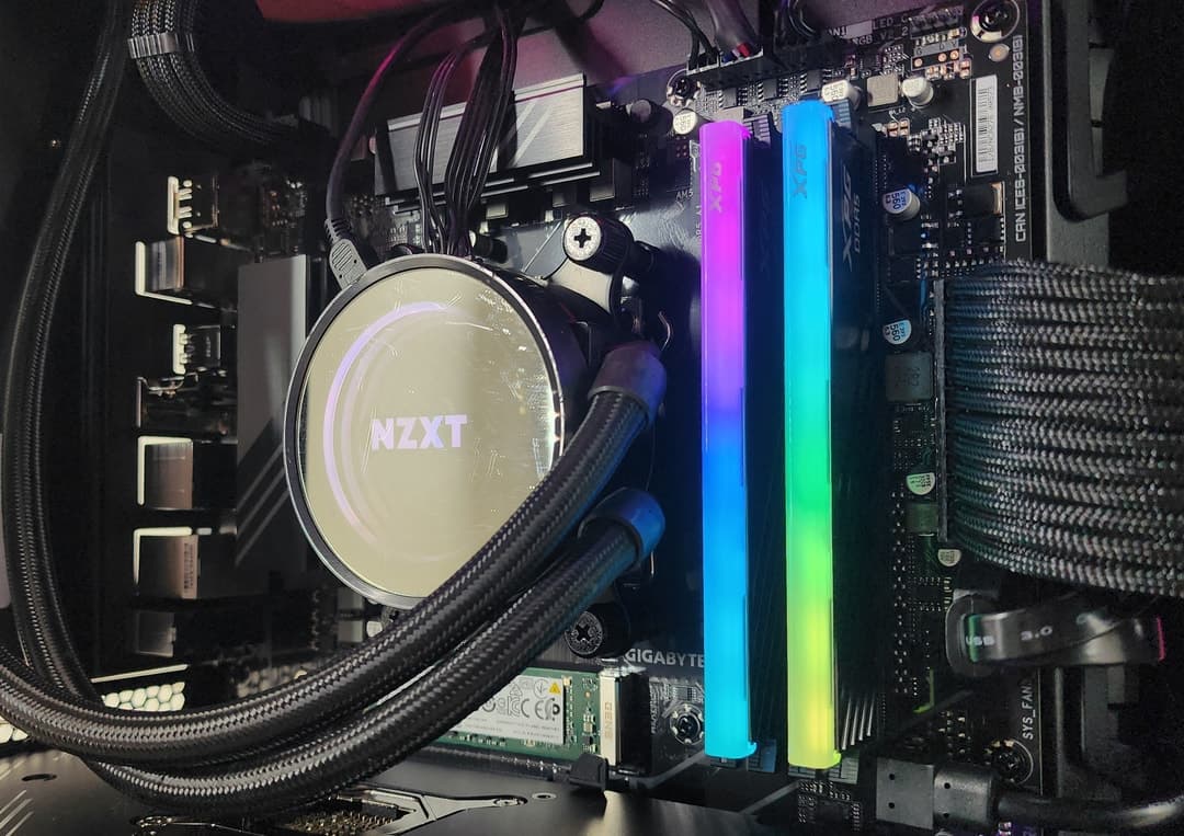 Gaming PC Ryzen 7 7700 32GB RAM 2TB SSD RX 7700 XT 12GB Windows 11 Computer