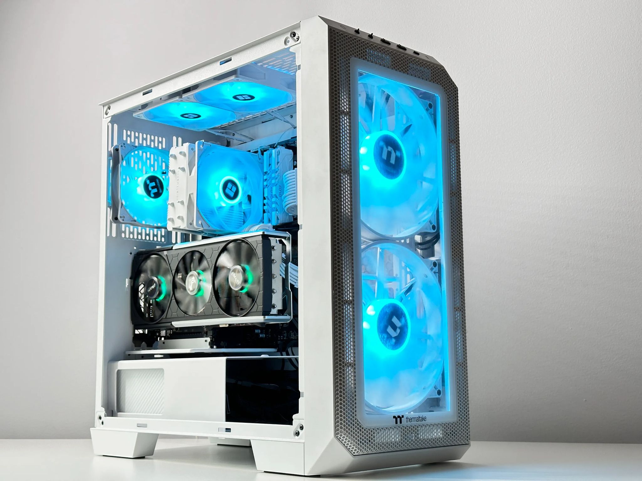 🌨️View 300🌨️AMD RX 5700 XT 8GB❄️Ryzen 5 5600X❄️16GB DDR4❄️1TB SSD NVME