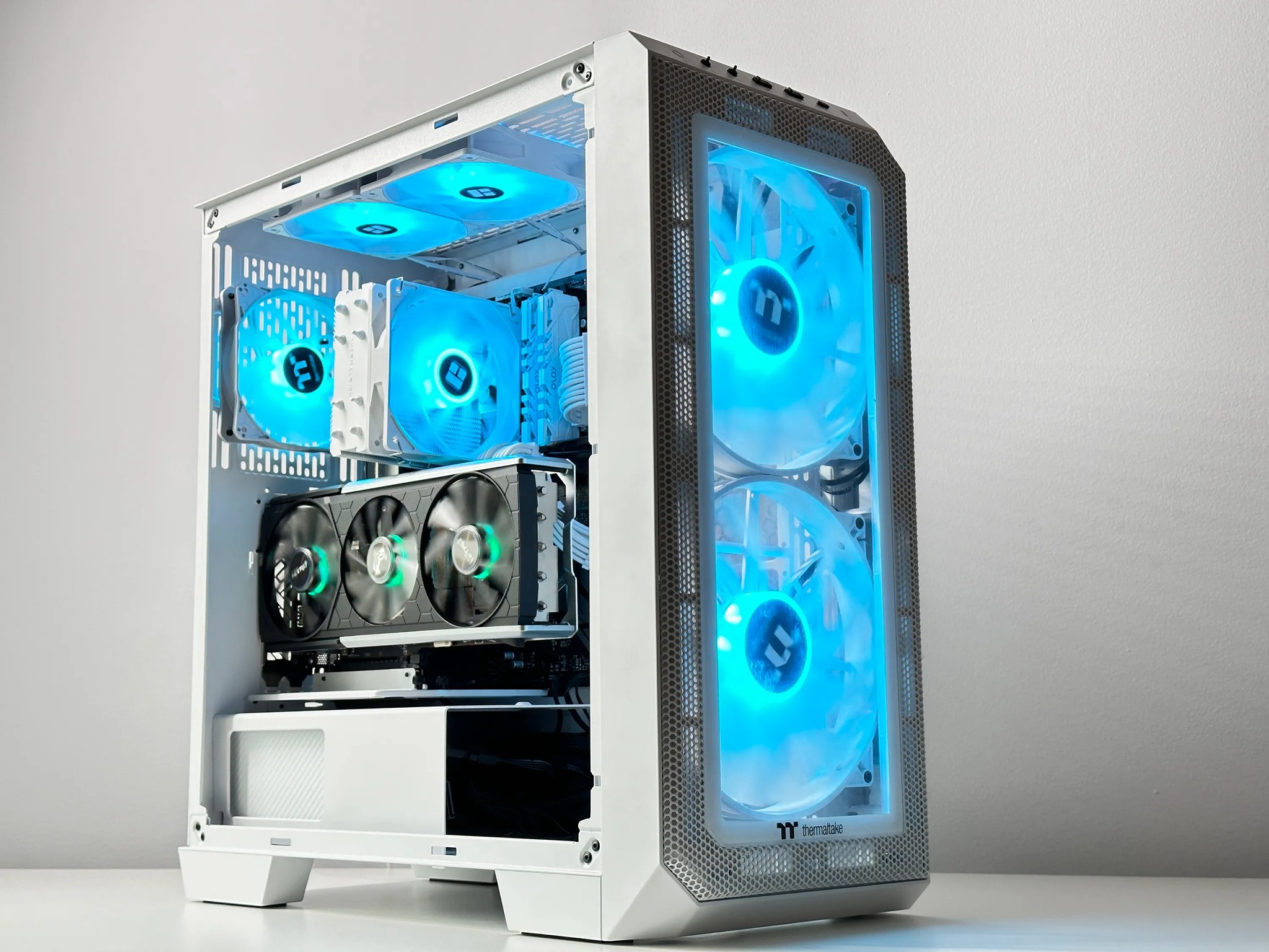 🌨️View 300🌨️AMD RX 5700 XT 8GB❄️Ryzen 5 5600X❄️16GB DDR4❄️1TB SSD NVME