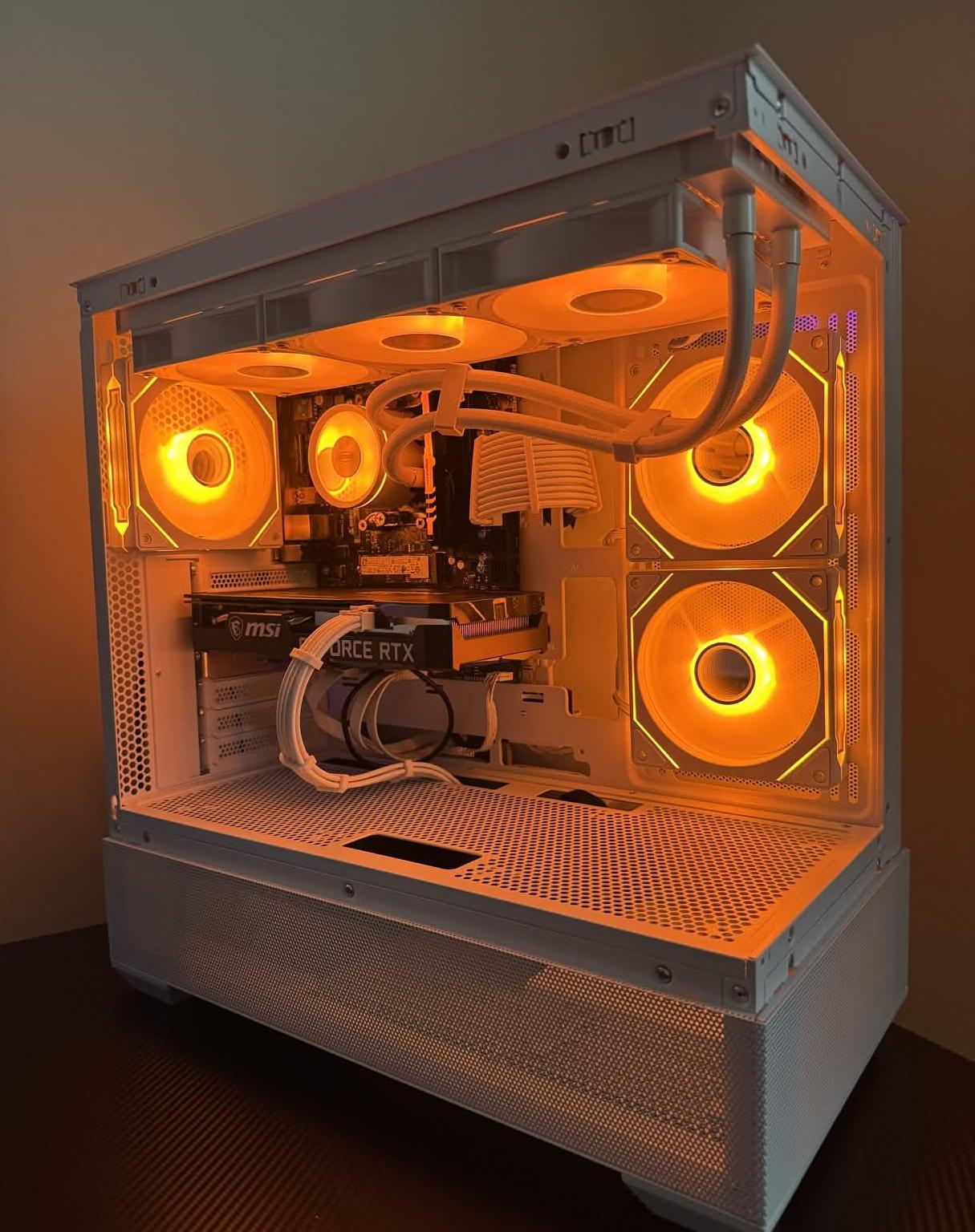 ❄️ White Aesthetic Gaming PC – RTX 3060 Ti | Ryzen 5 3600 | 16GB RAM | 1TB SSD