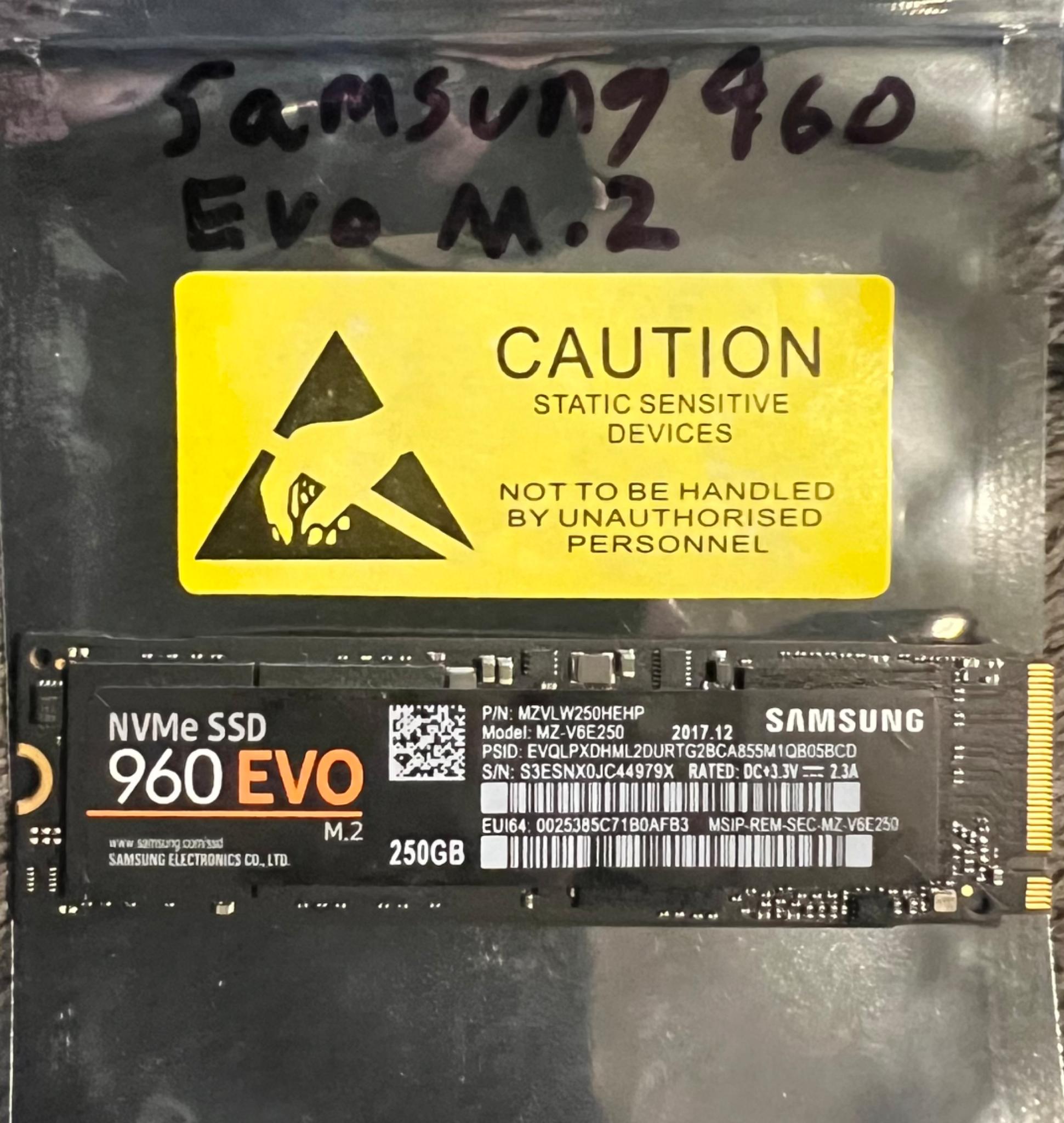 Samsung 960 EVO Series - 250GB PCIe NVMe - M.2 Internal SSD