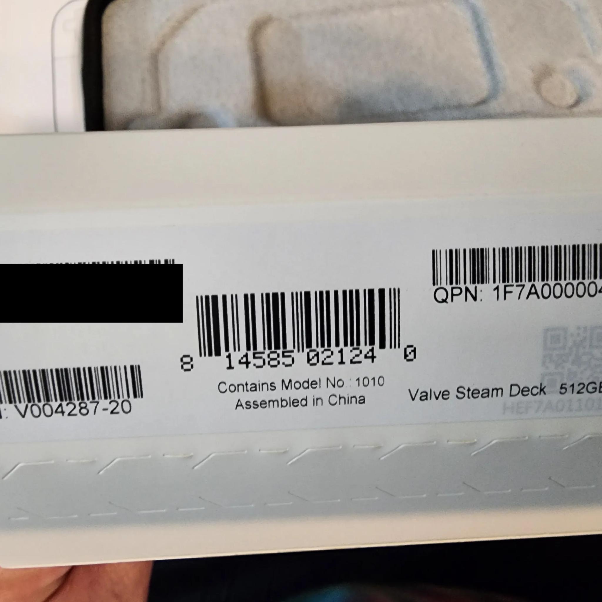 Steam Deck 500GB OLED Screen In original box.  Like New less than a hour of use.