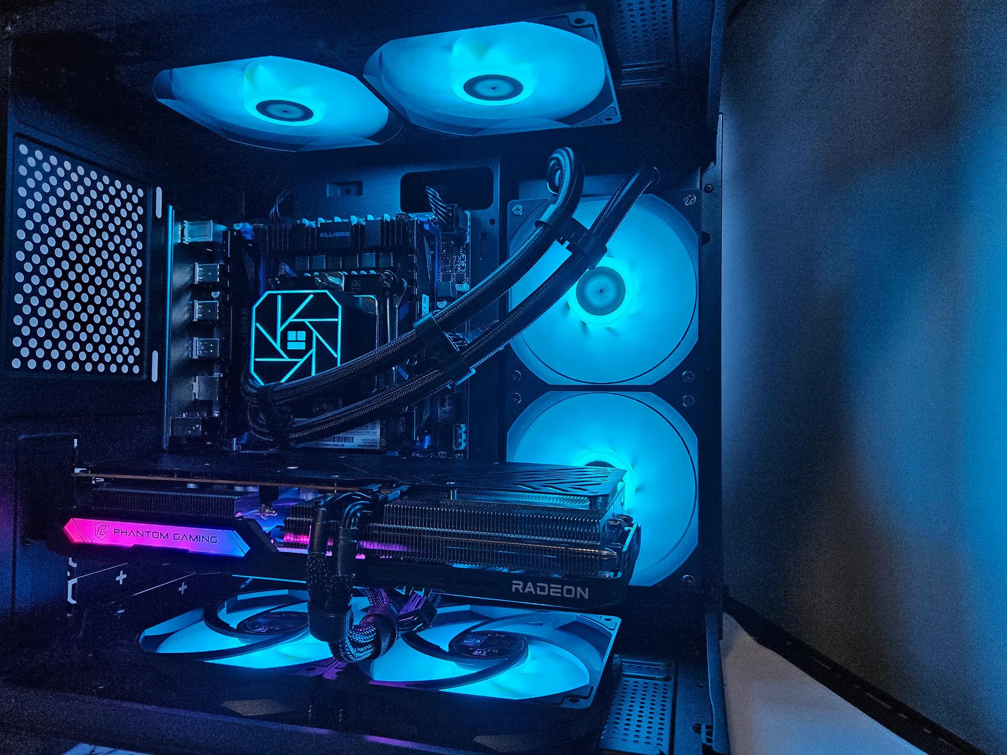 Dark Side Liquid cooled Intel 14 core / 16GB DDR4 / 512GB SSD / RX 7600